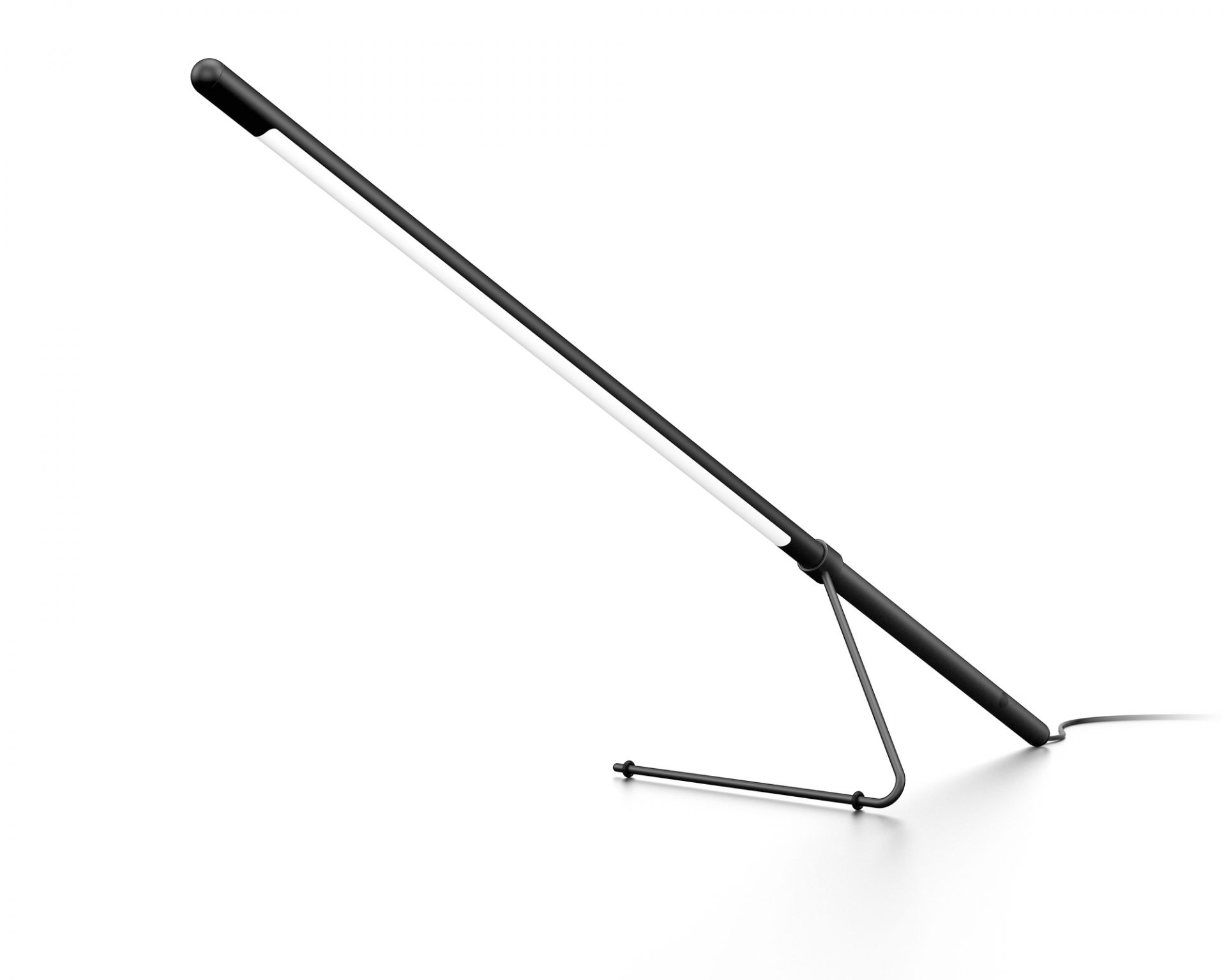 Schwarze Tubo Tischleuchte von Belux mit LED-Leuchtmittel und minimalistischem Design für Büro und Wohnraum.