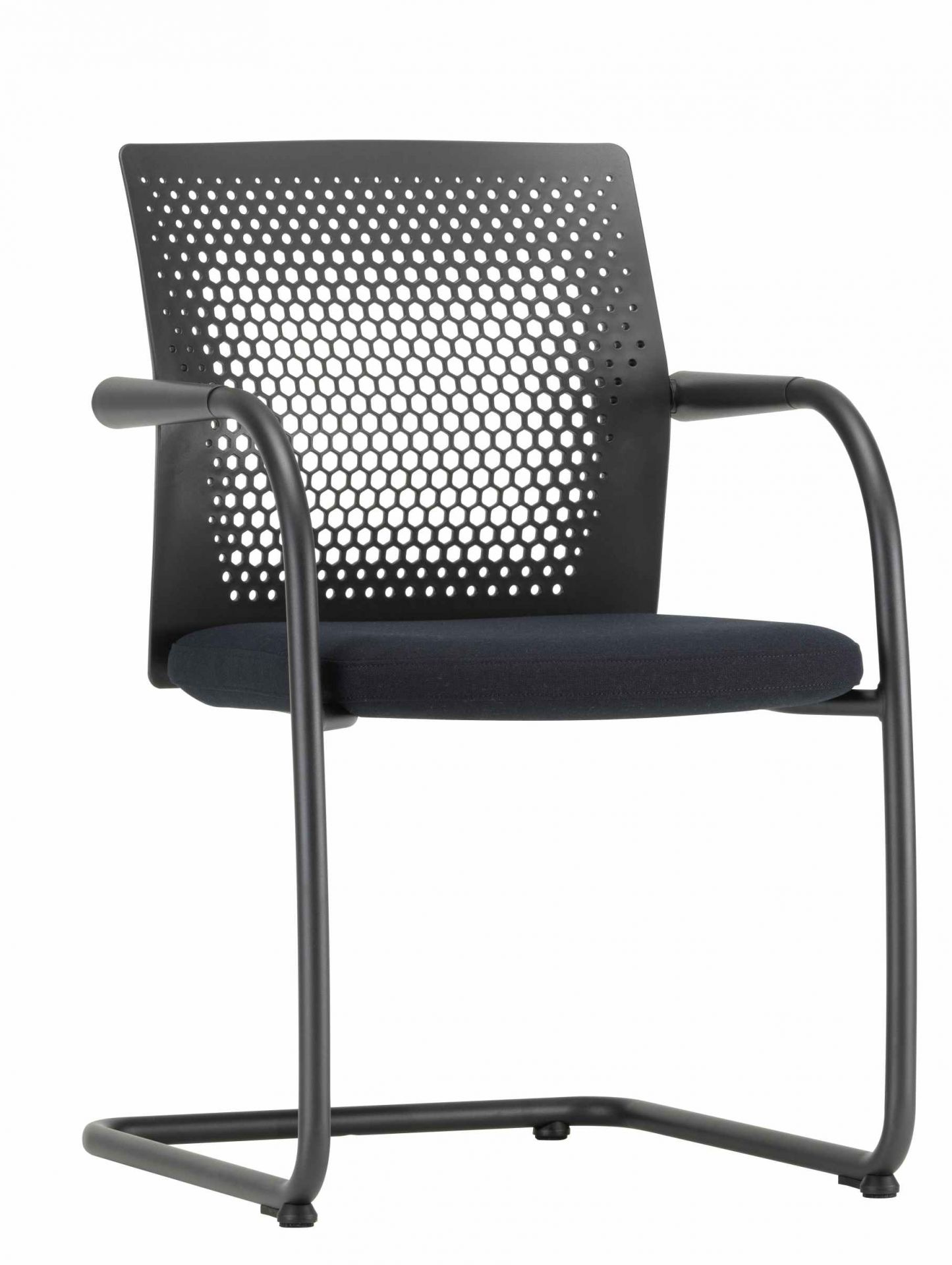 Schwarzer Vitra ID Visitor Air Freischwinger mit Armlehnen und perforierter Rückenlehne, Bürostuhl für Besucher.