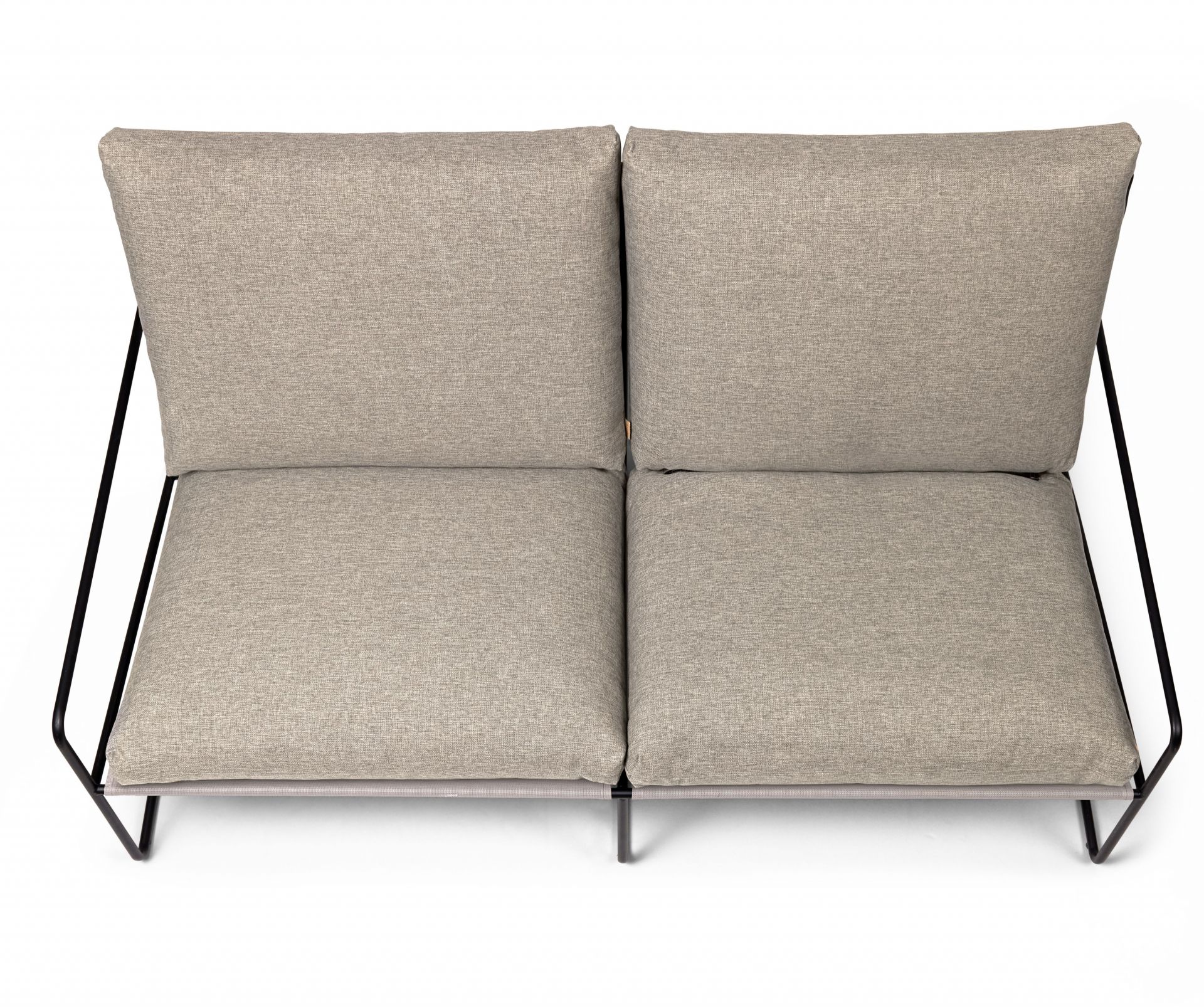 Desert Outdoor Sofa von Ferm Living mit schwarzem Gestell und beigen Kissen, Vogelperspektive.
