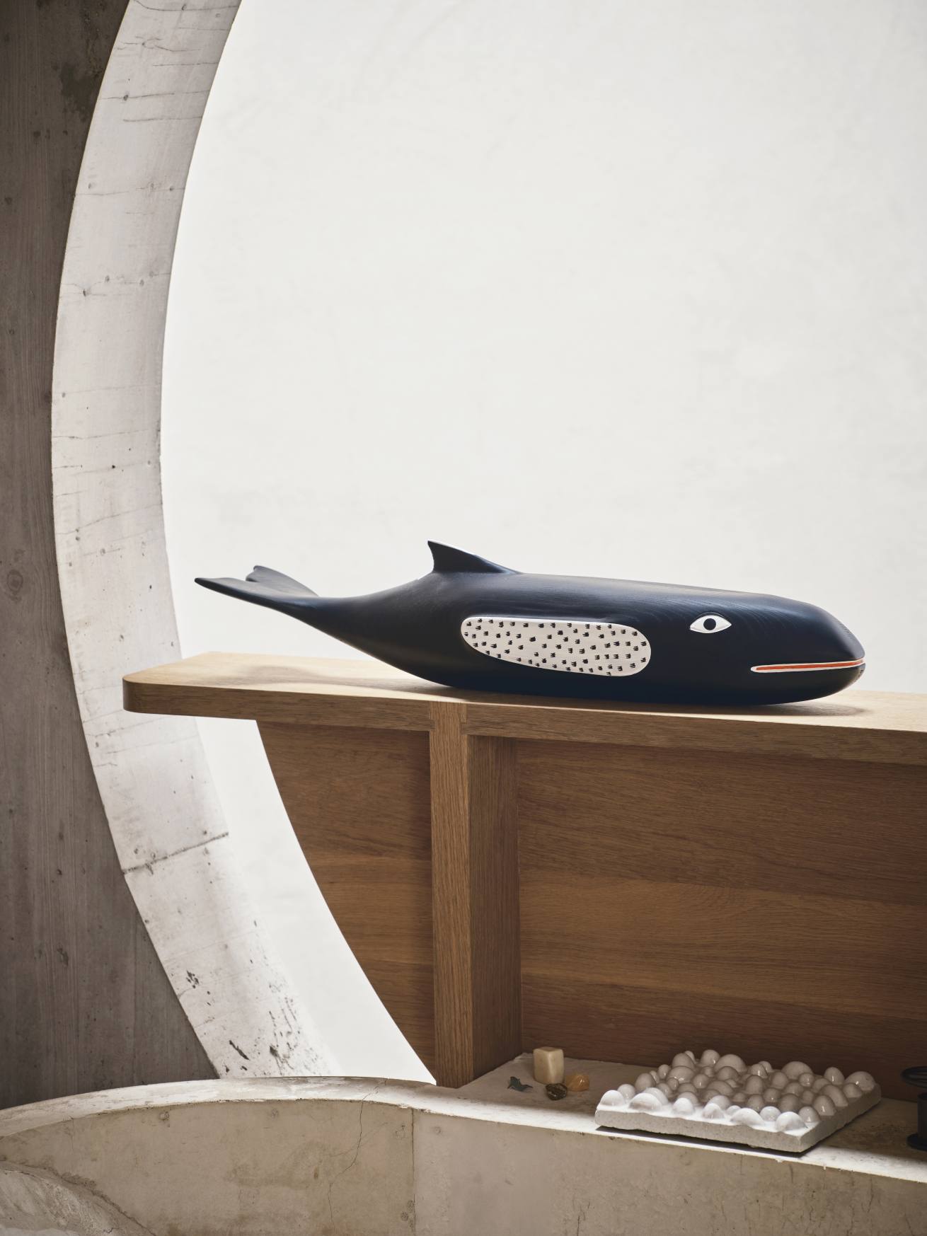 Eames House Whale Skulptur Esche Vitra 