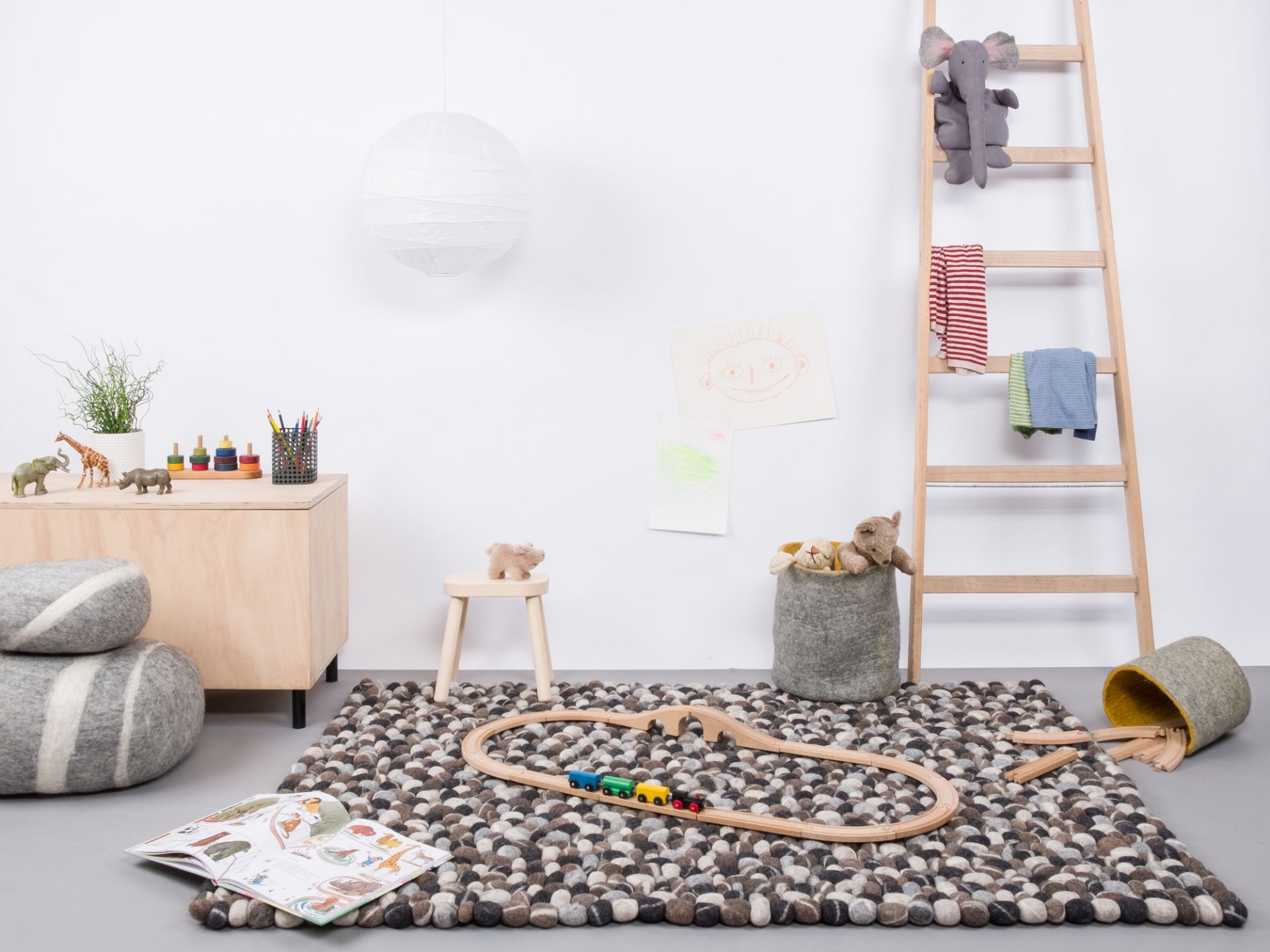 Filzkugel Teppich 120x170 cm myfelt