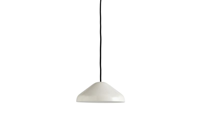 Pao Pendelleuchte von Hay, 230mm, in Creme Weiß. Moderne Hängelampe für Wohnzimmer und Esszimmer.
