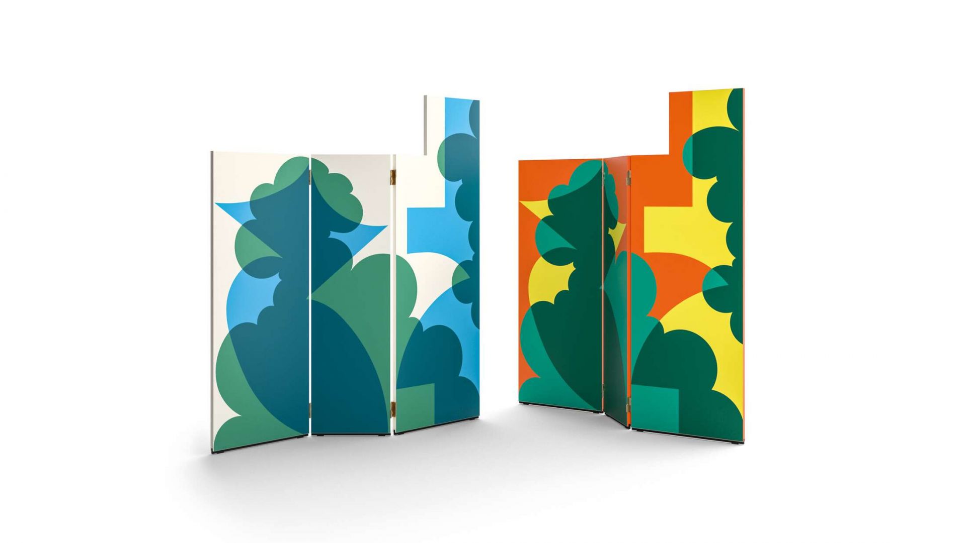Zwei farbenfrohe Cassina Paravents Balla mit abstraktem Muster, ideal als Raumteiler und Designobjekt.