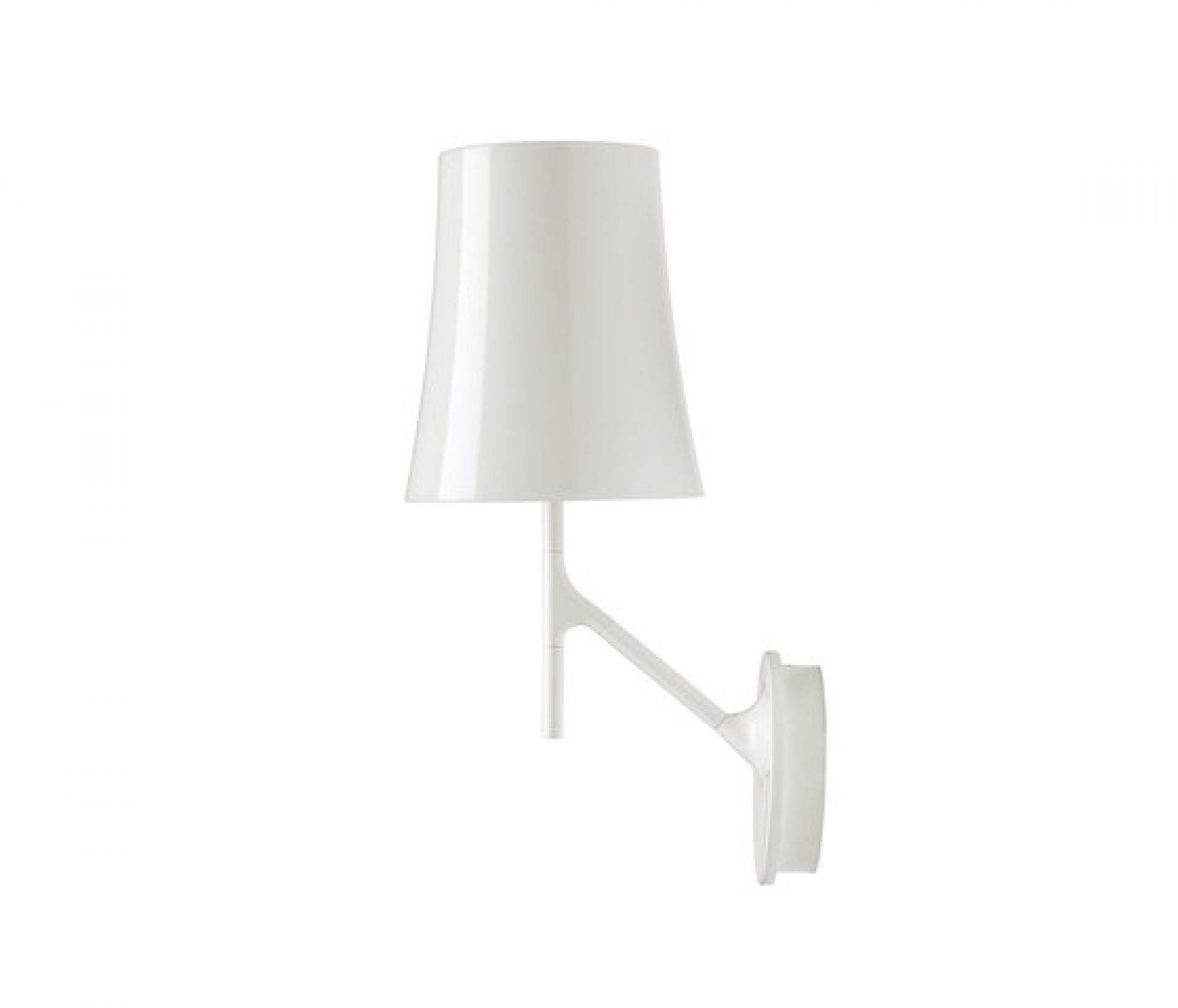 Weiße Birdie Wandleuchte von Foscarini: Moderne Wandlampe mit konischem Lampenschirm für stilvolle Beleuchtung.