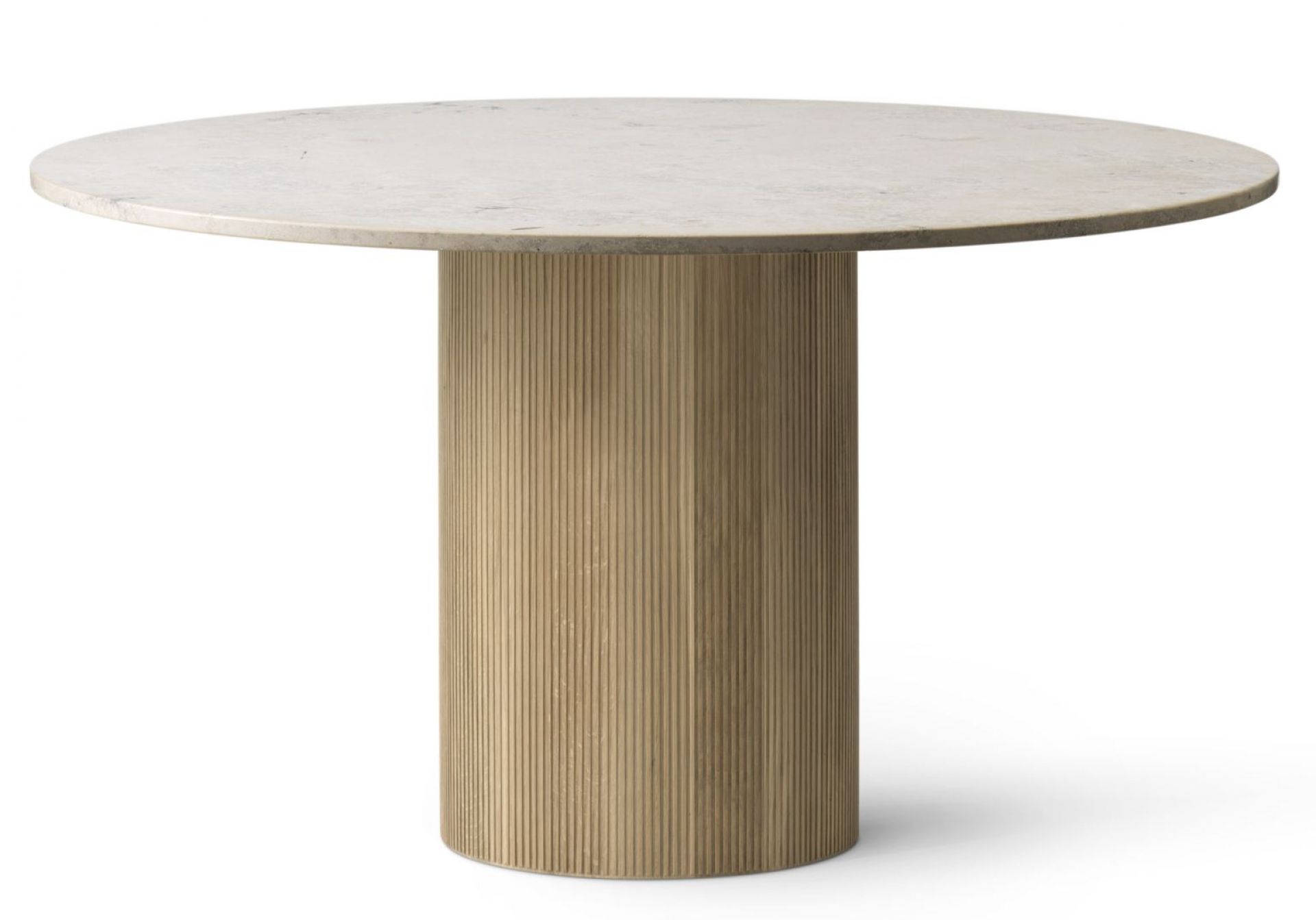 Vipp Cabin Tisch rund, helle Eiche mit geriffeltem Sockel und heller Tischplatte.