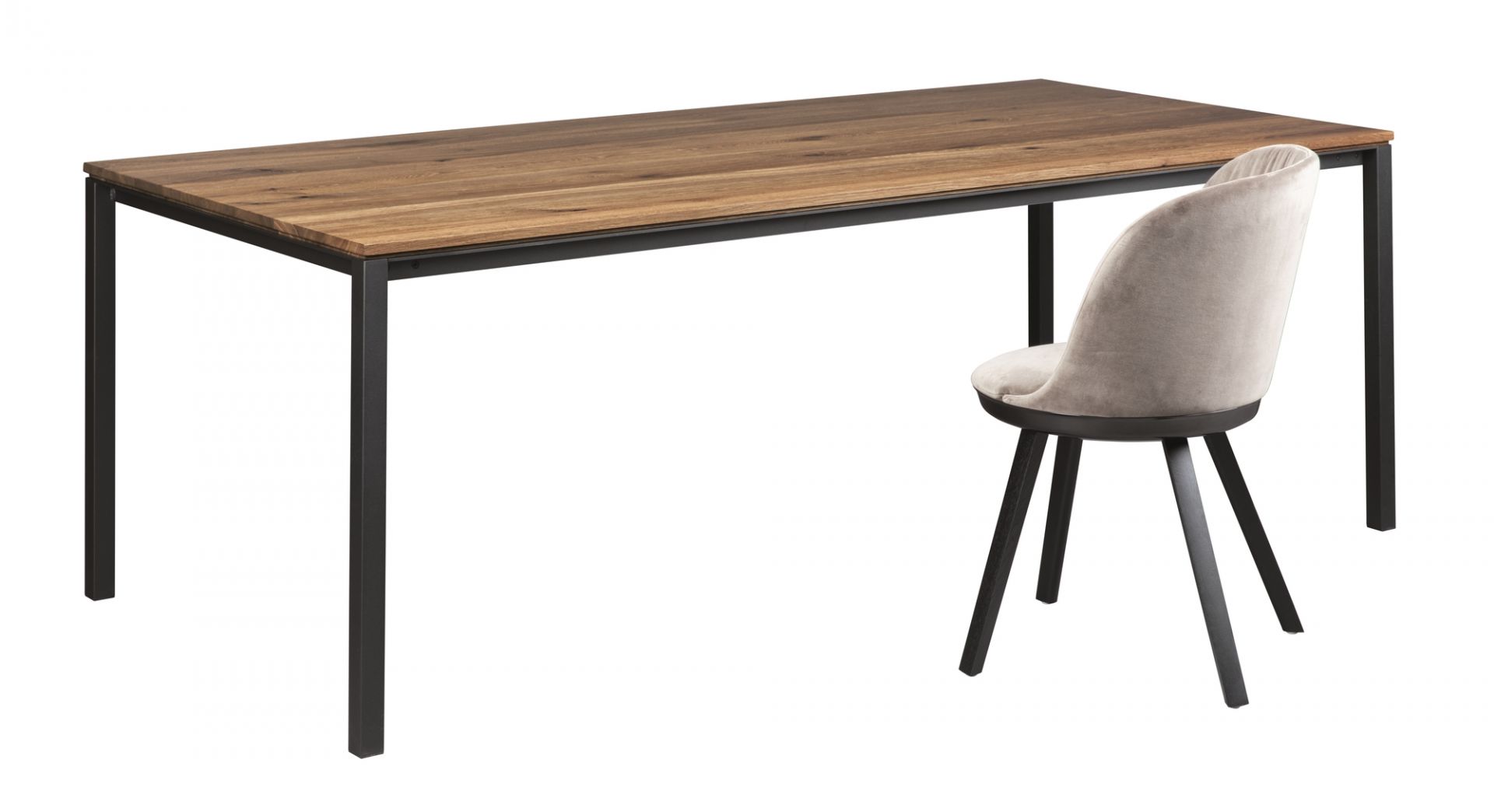 S 600 Tisch von Janua mit geräucherter Eichenplatte und schwarzem Metallgestell neben einem Stuhl.