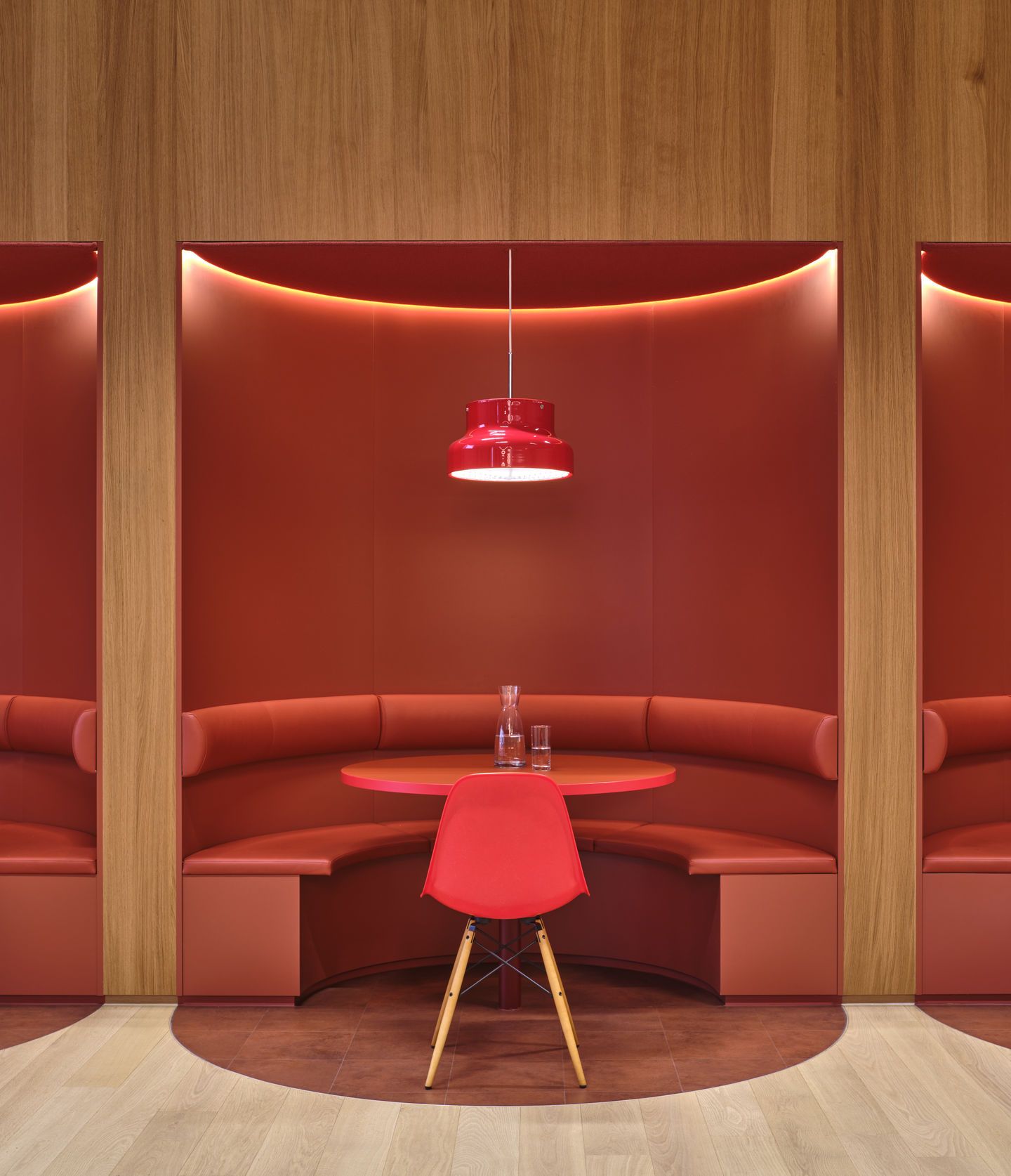 Eames Fiberglass Chair DSW Stuhl Vitra