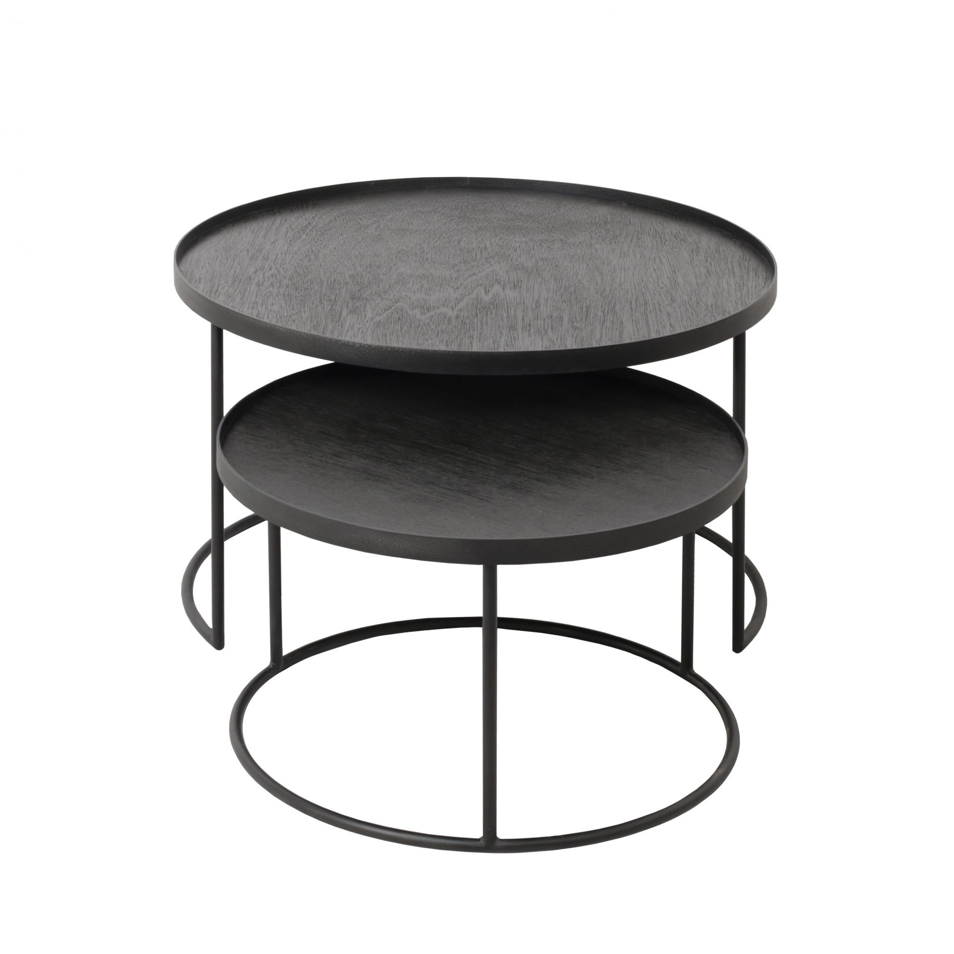 Schwarzes Couchtisch 2er Set von Ethnicraft, runde Tischplatten aus Holz, modernes Wohnzimmer Design.