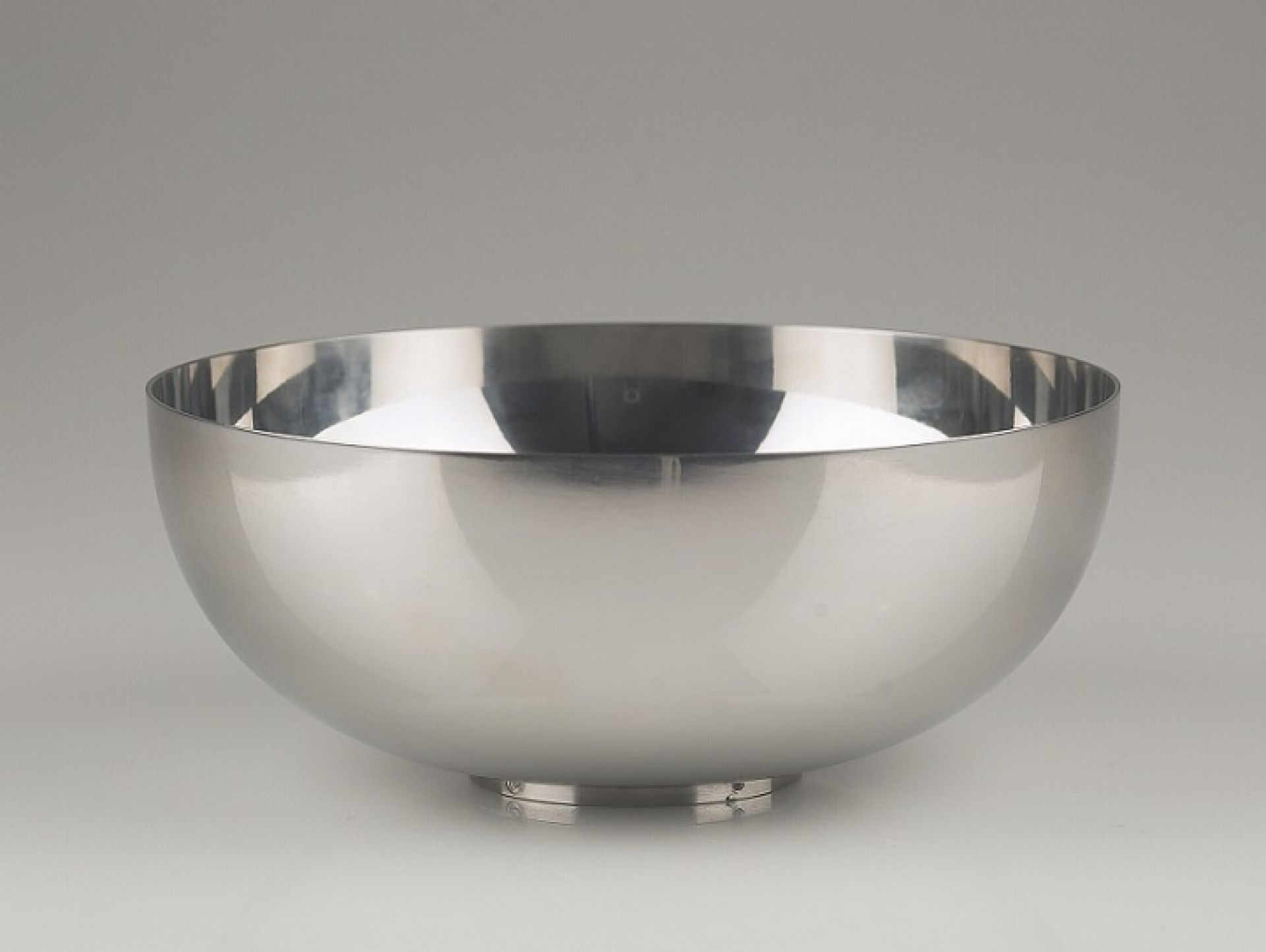 Silberne Bowl Schale von Piet Hein, elegante Metallschale für Obst, Salate oder Dekoration.