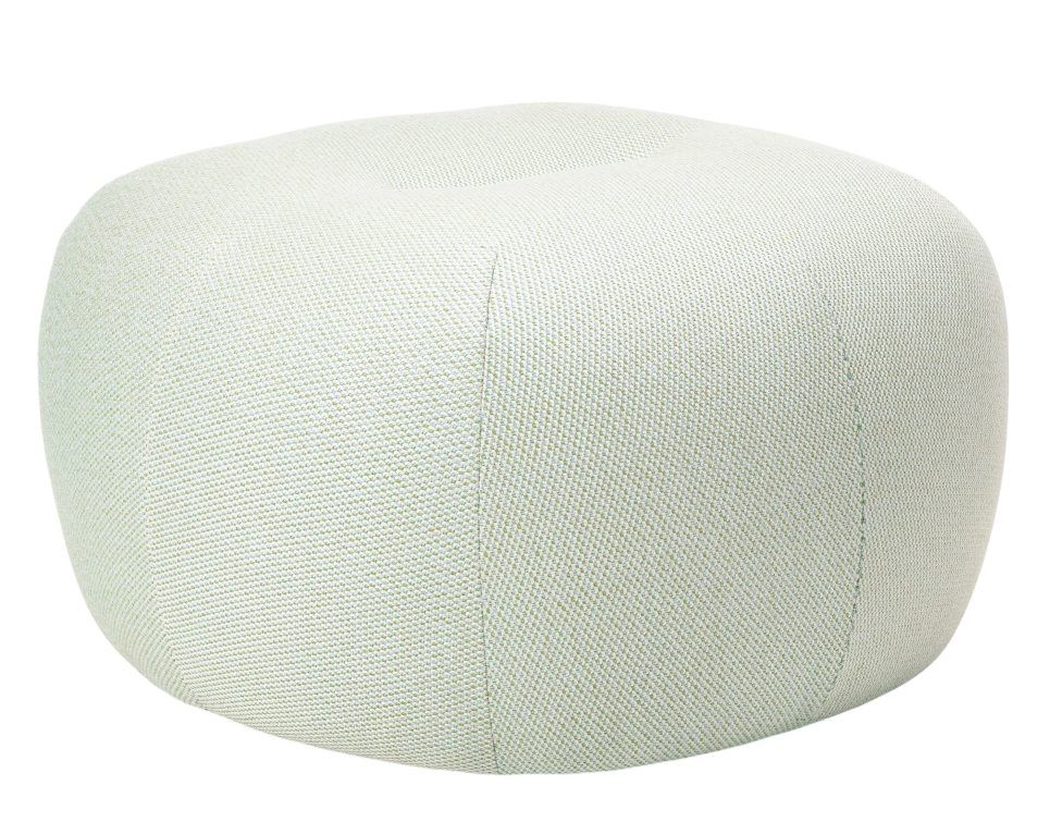 Heller, runder Nana Outdoor Pouf von Freifrau Manufaktur, ideal als Sitzhocker oder Ottoman.