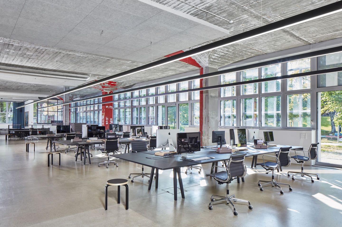 Aluminium Chair EA 119 / EA119 Stuhl Vitra