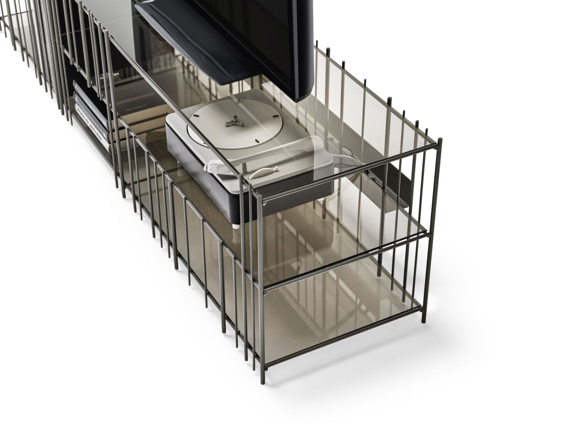 Metrica TV Schrank von Mogg: Moderner TV-Tisch aus Metall und Glas mit TV und Plattenspieler.