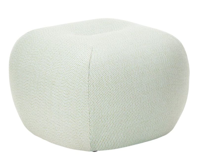 Heller, quadratischer Nana Outdoor Pouf von Freifrau Manufaktur, ideal als Sitzhocker oder Ottoman.
