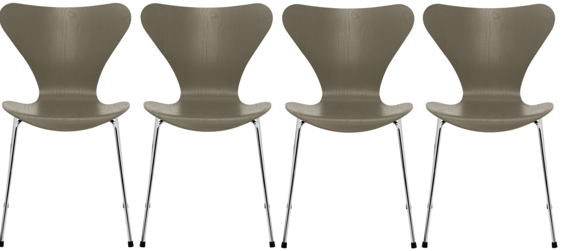 Vier "Siebener Stühle" in Esche Olive Green von Fritz Hansen mit Chromgestell.