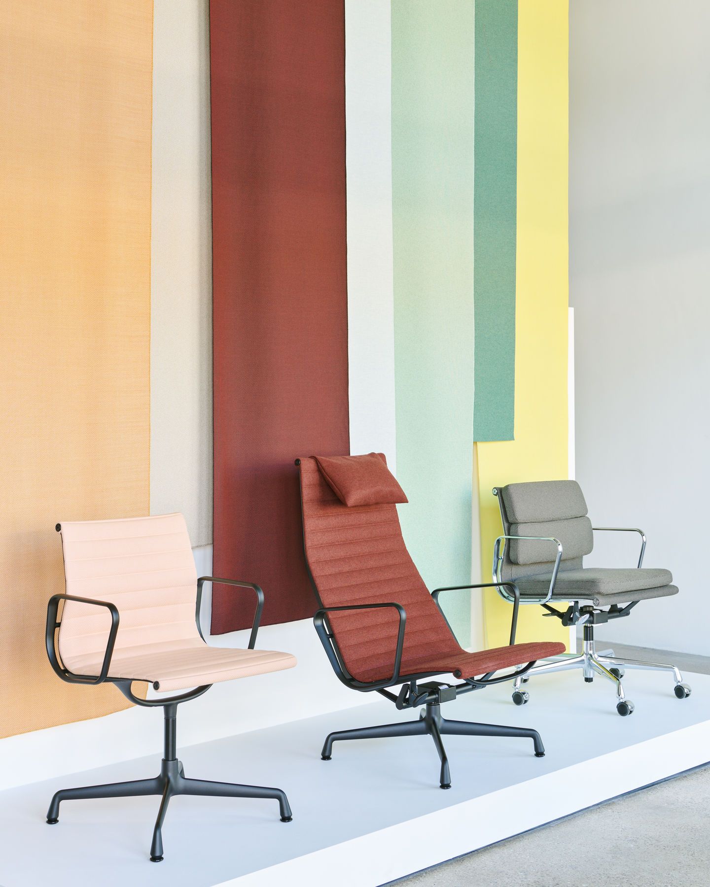 Aluminium Chair EA124 / EA 124 Sessel Vitra