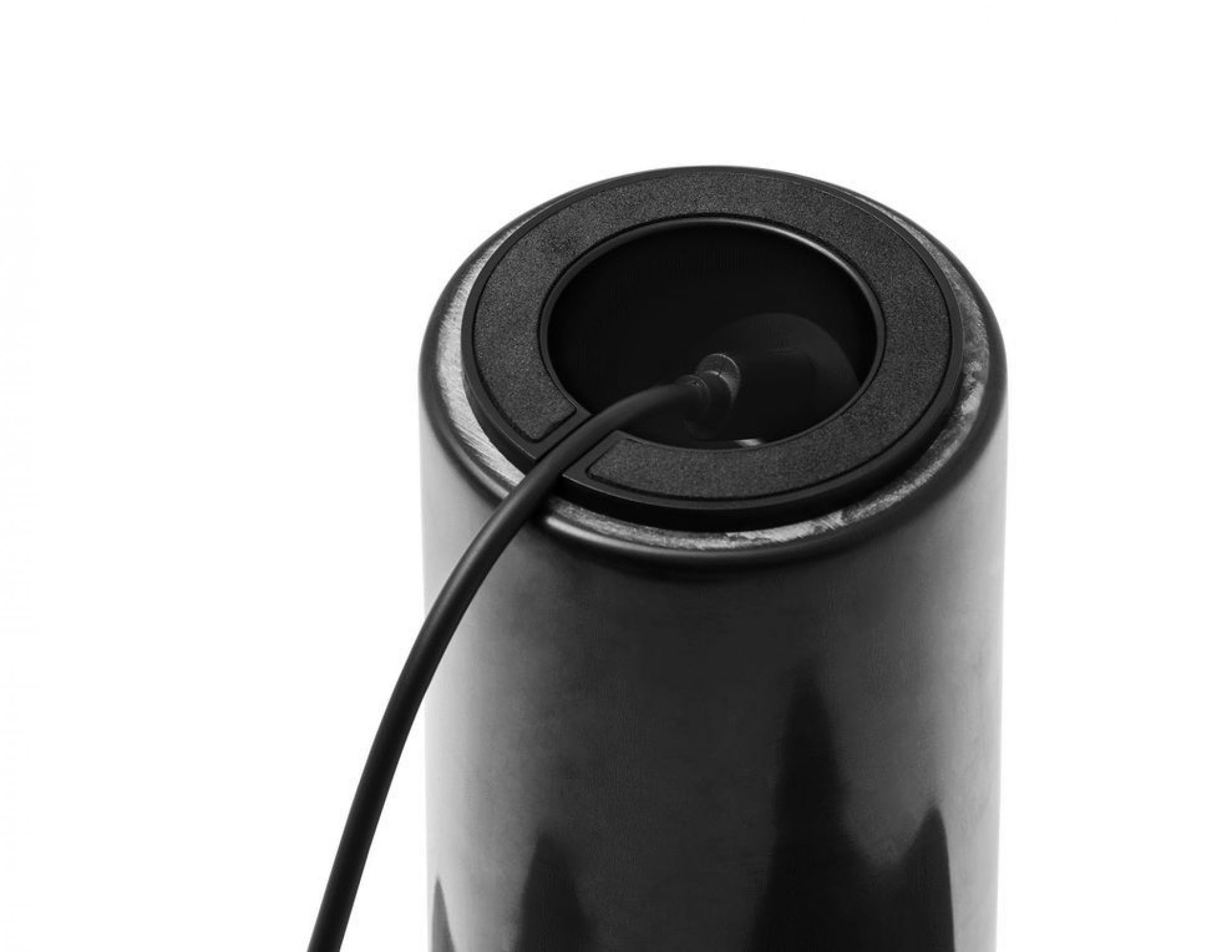 Kizu tragbare Akkuleuchte / Tischleuchte New Works schwarz