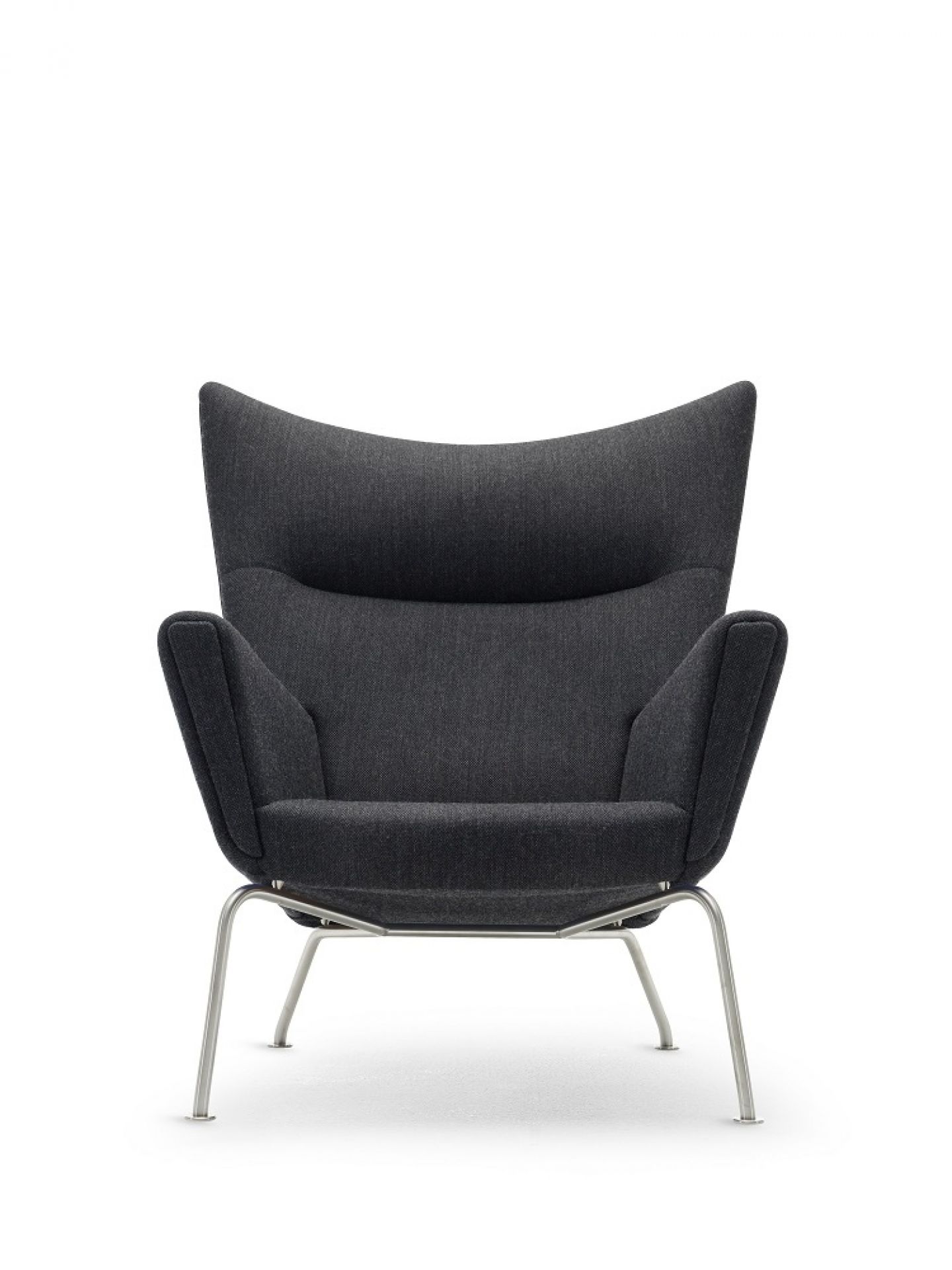 CH445 Sessel: Wing Chair von Carl Hansen & Søn, grauer Stoffbezug, Stahlgestell.