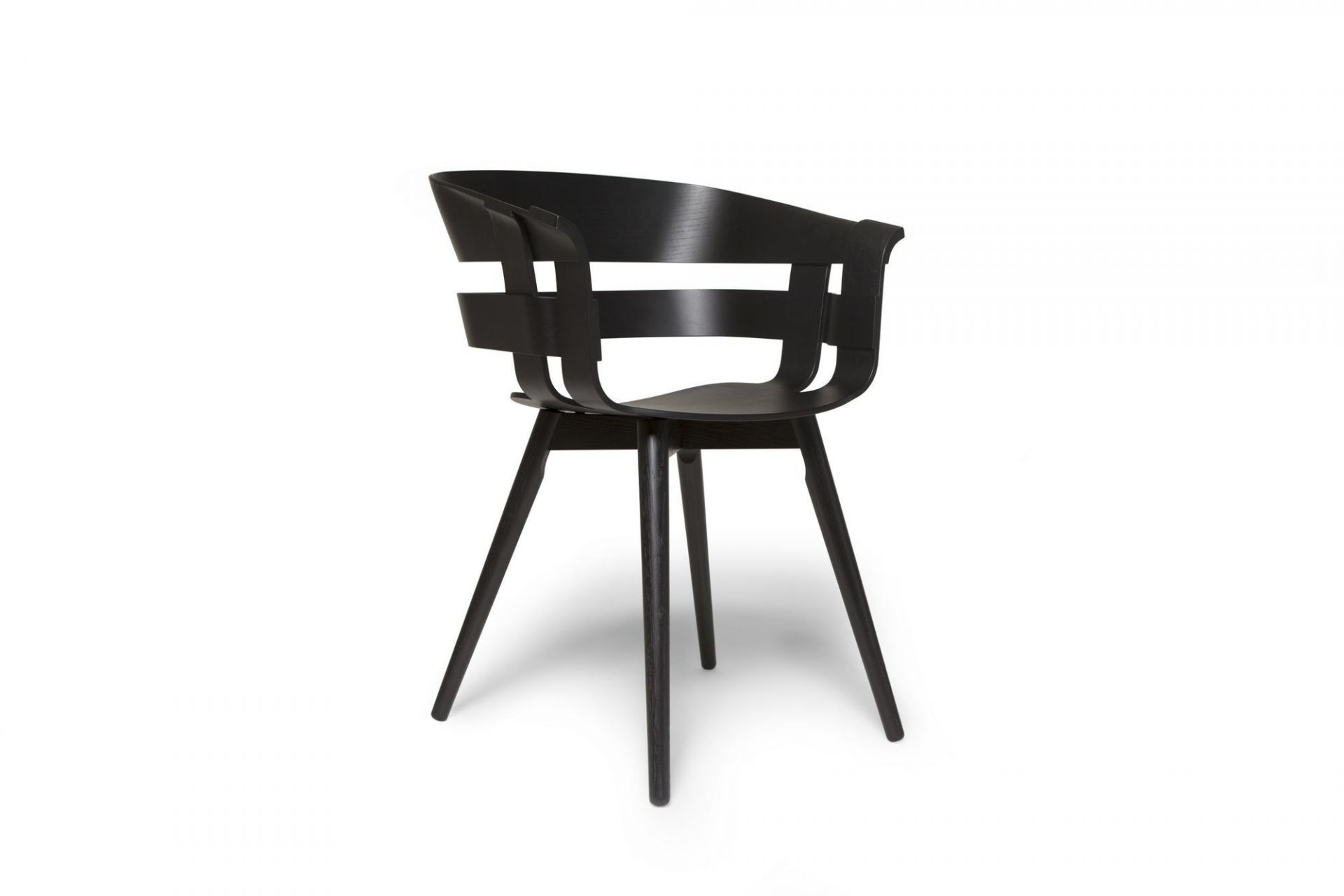 Schwarzer Wick Chair Stuhl von Design House Stockholm mit Armlehne und drei Beinen.