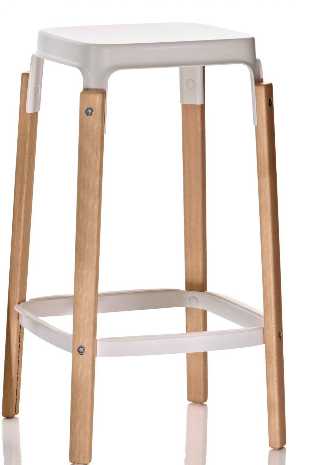 Weißer Steelwood Stool Hocker von Magis mit Holzbeinen und Fußstütze, Höhe 68 cm.