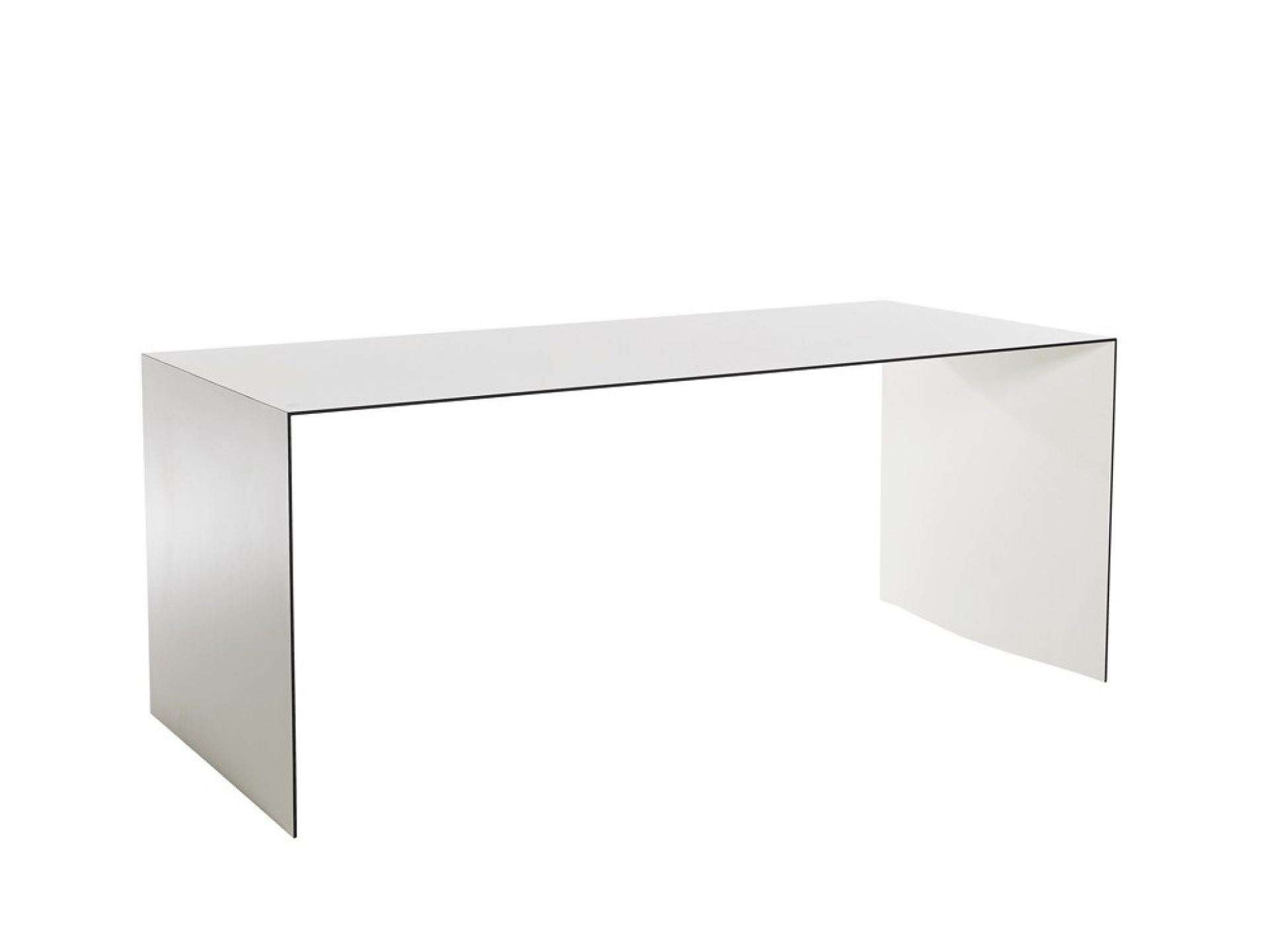 Weißer, moderner Thinner Tisch von Karl Andersson & Soener, minimalistisches Design für Büro oder Arbeitszimmer.