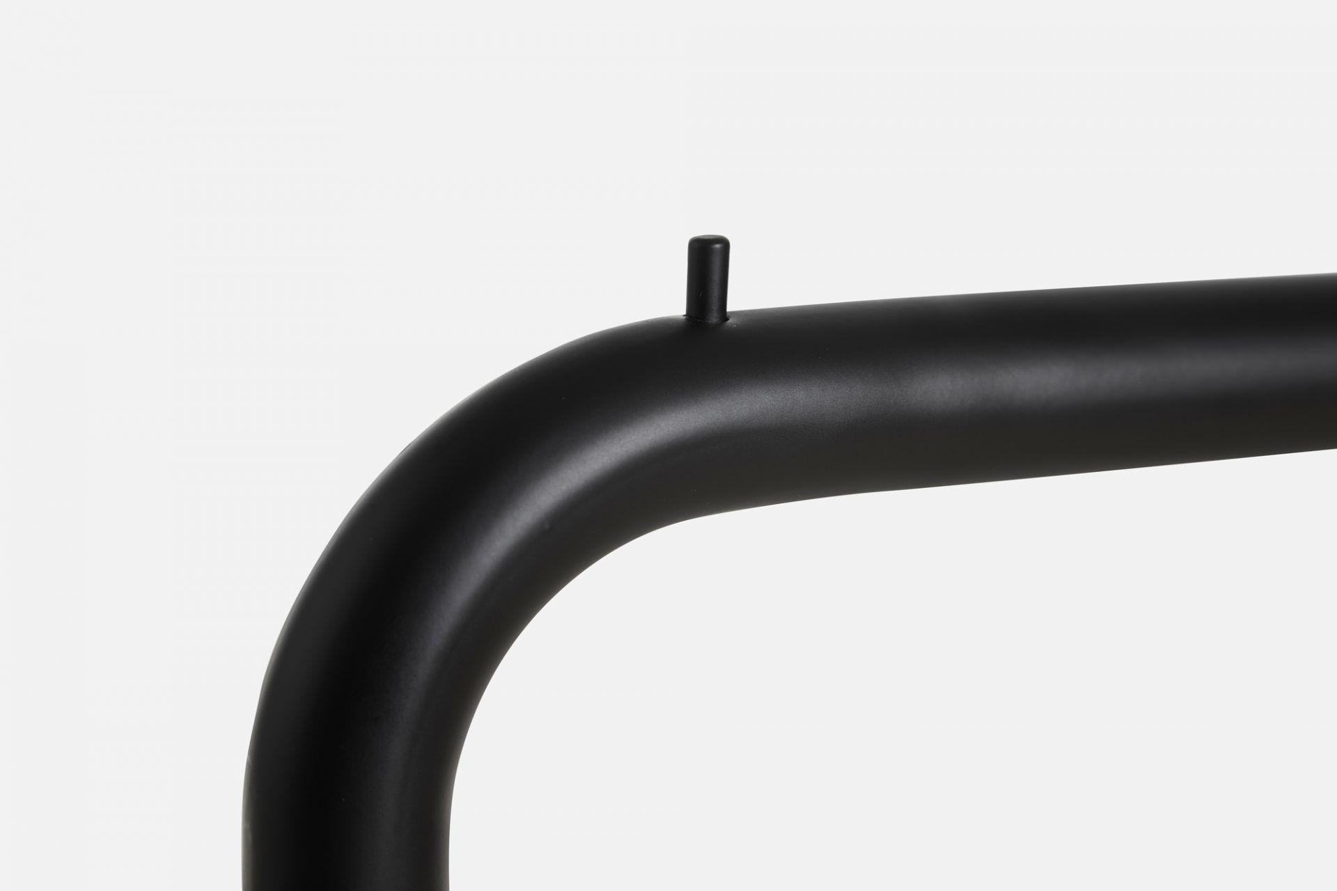 O&O Kleiderständer Schwarz Lackiertes Metall Small Woud