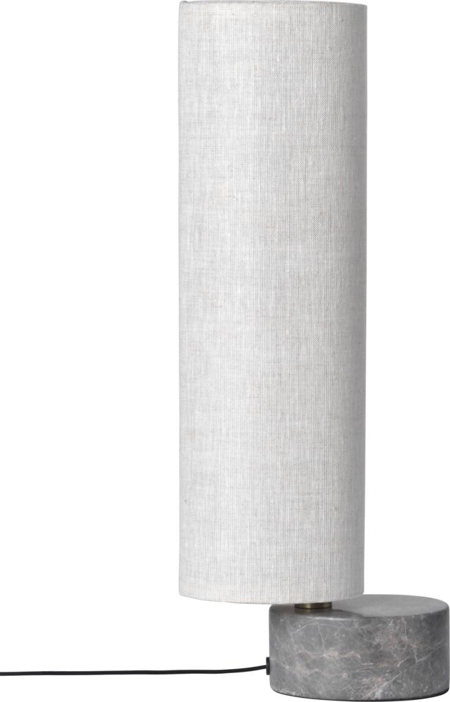 Gubi Unbound Stehleuchte mit zylindrischem Lampenschirm aus Leinen und grauem Marmorfuß, modernes Design.