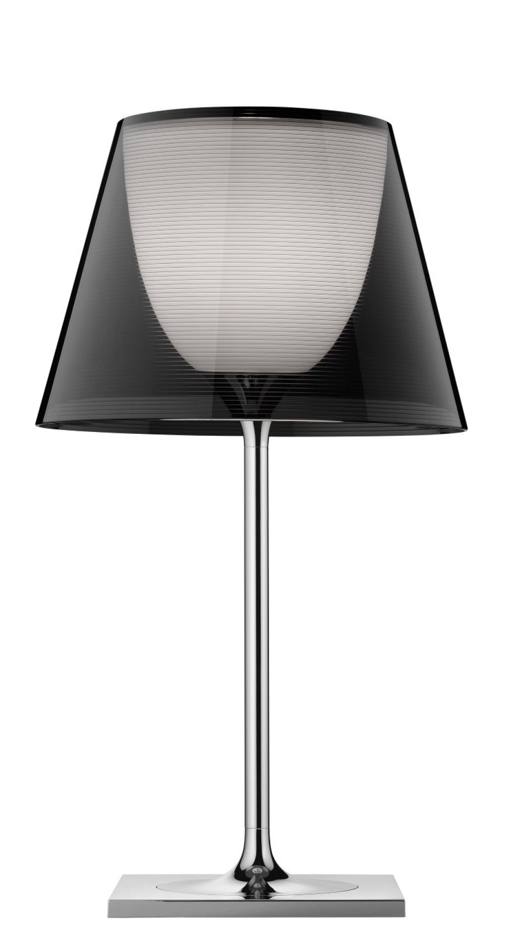 Ktribe T1 Tischleuchte von Flos: Moderne Tischlampe mit schwarzem Schirm und Chromfuß.