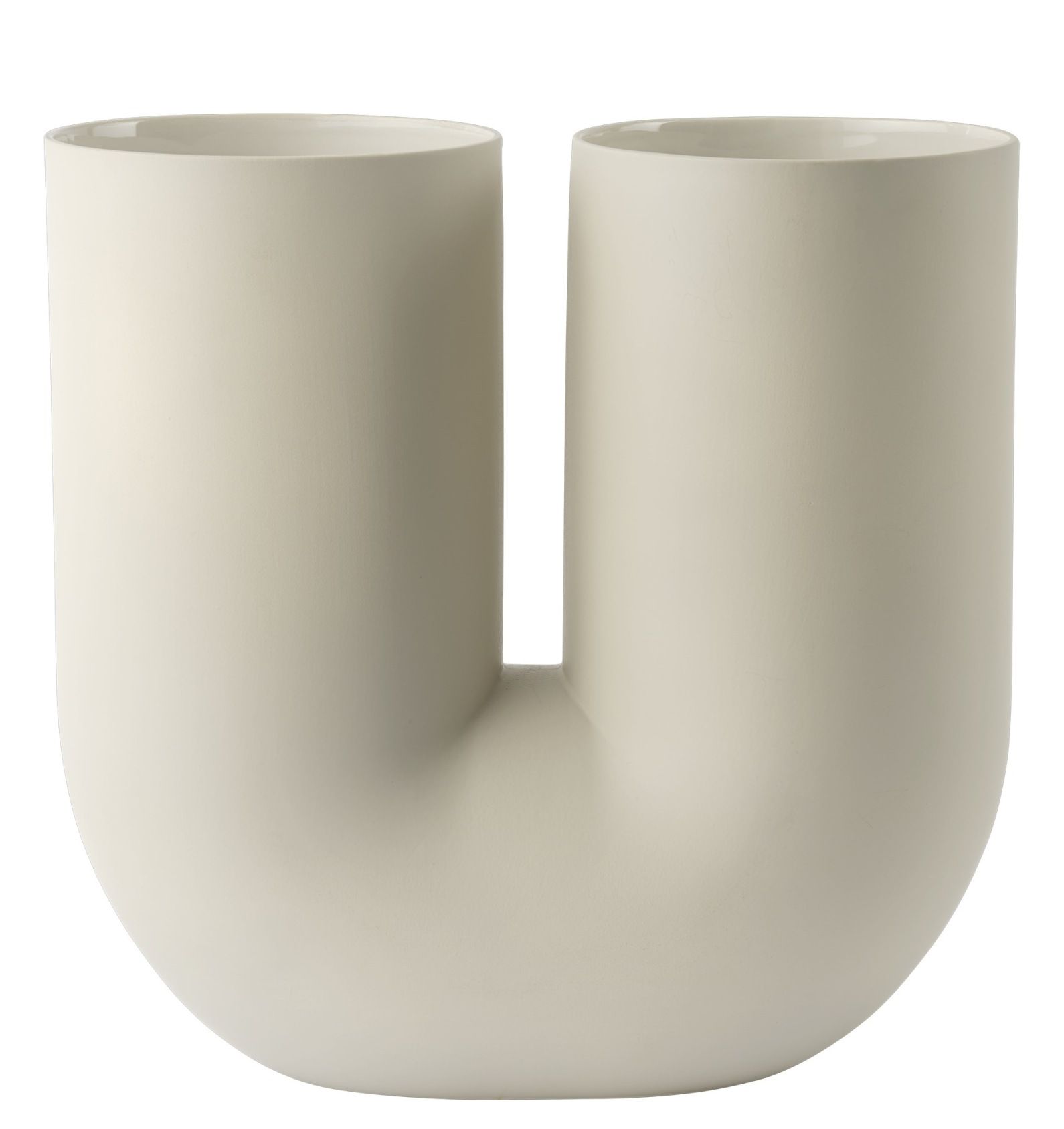 Muuto Kink Vase in Sand: Moderne Keramikvase mit zwei Öffnungen für Blumenarrangements.