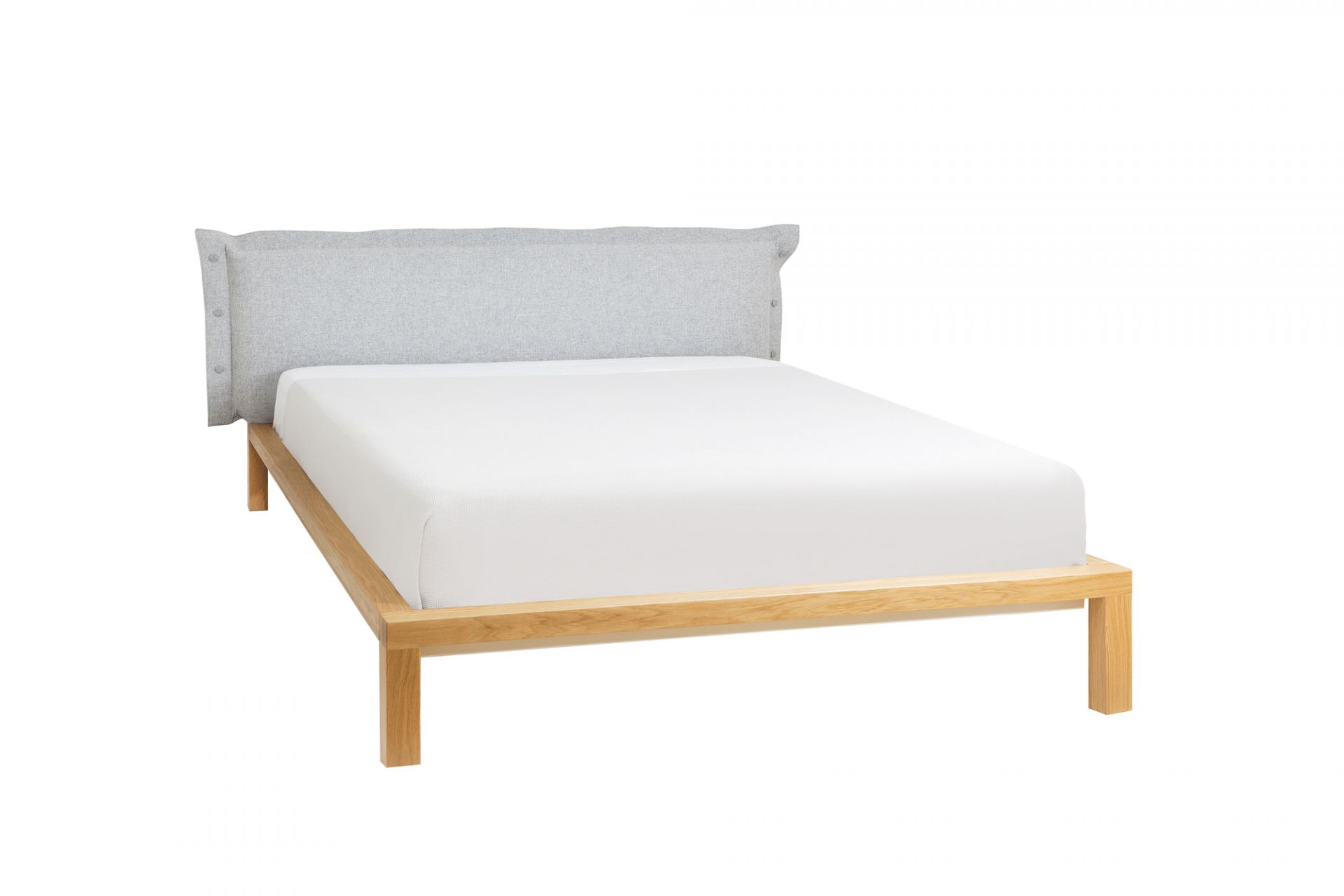 Pure Bett Eiche 180x200 mit grauem Polsterkopfteil. Modernes Holzbett für Schlafzimmer.