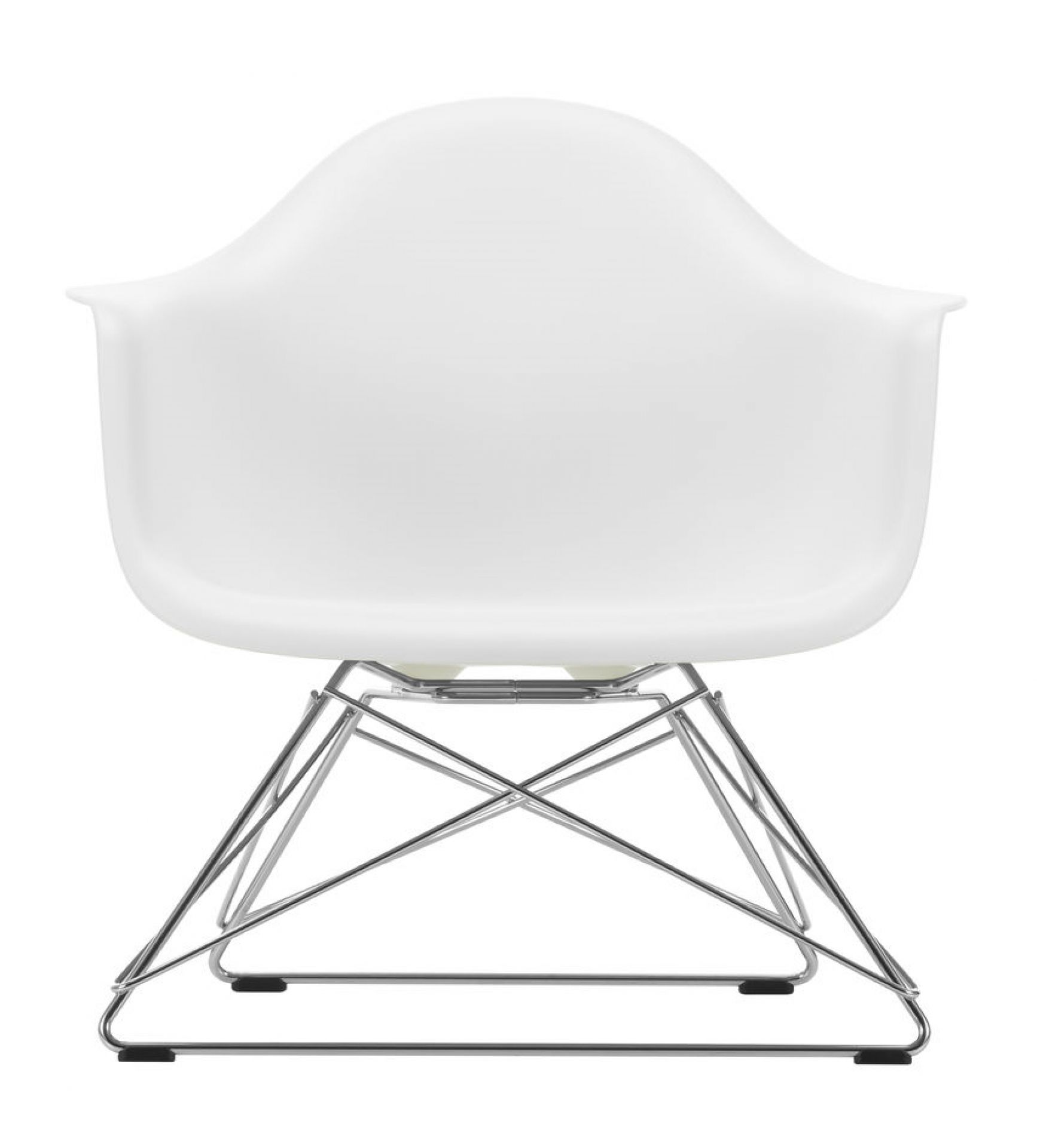 Weißer Eames Plastic Arm Chair LAR Stuhl von Vitra mit Chrom-Gestell, Frontansicht. Designklassiker für Wohnzimmer.