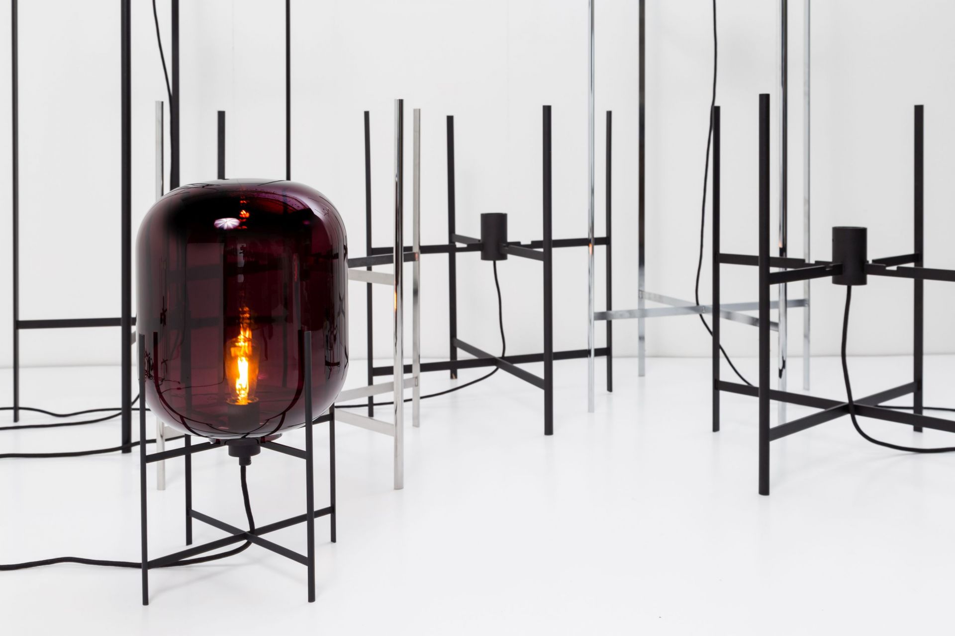 Oda Big Stehleuchte moonlightwhite - Gestell weiß Pulpo