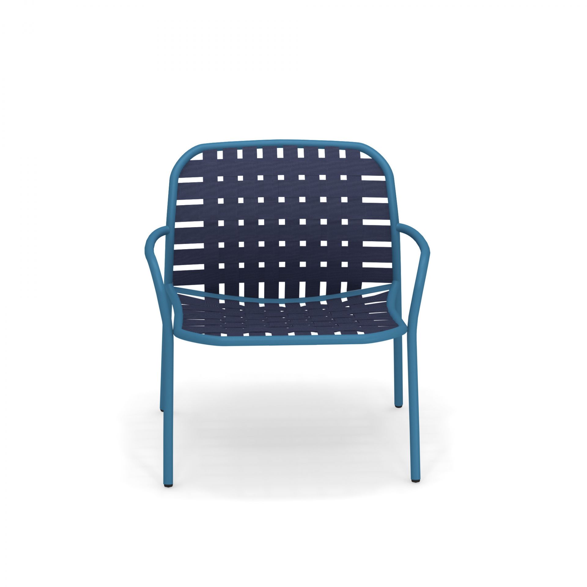 Blauer Yard Lounge Chair Sessel von Emu mit Armlehnen und dunkelblauer Sitzfläche aus Kunststoffbändern.
