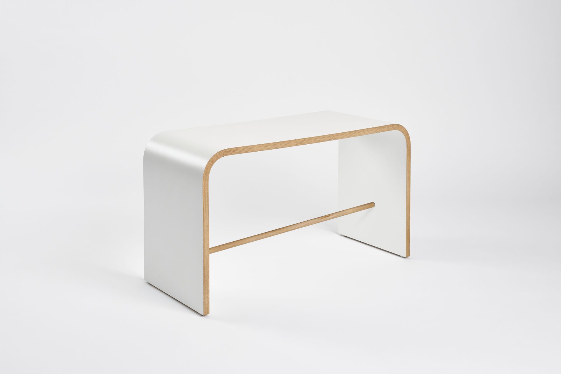 Weißer Tojo Sit Hocker aus Holz, minimalistisches Design für Wohnzimmer und Büro.