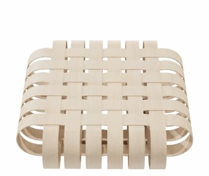 Off Side Ottoman von Knoll International: Detailansicht des hellen, gewebten Hockers aus Holz. Design-Hocker für Wohnzimmer.