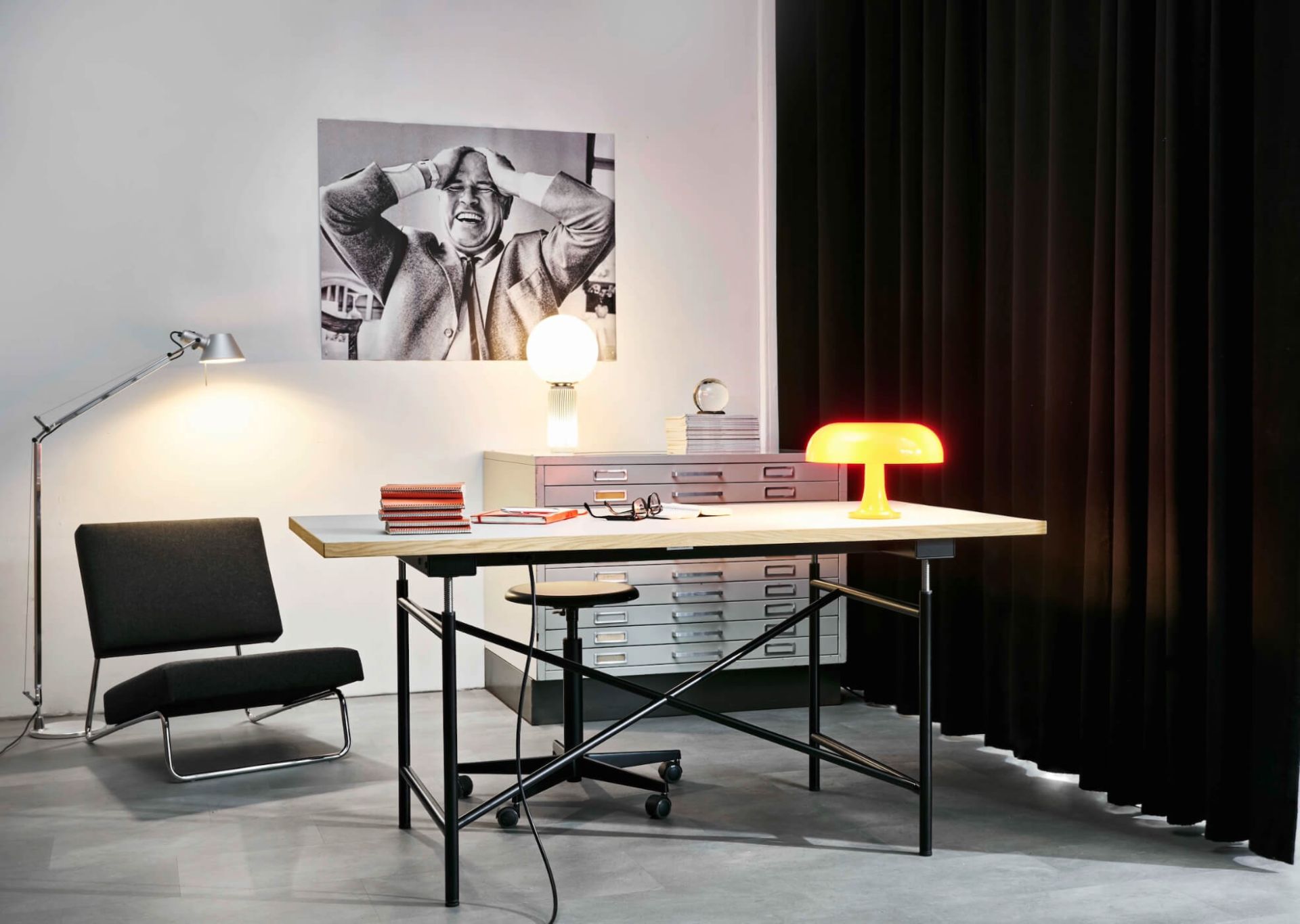 Eiermann E Tisch Elektrische Höhenverstellung Richard Lampert 