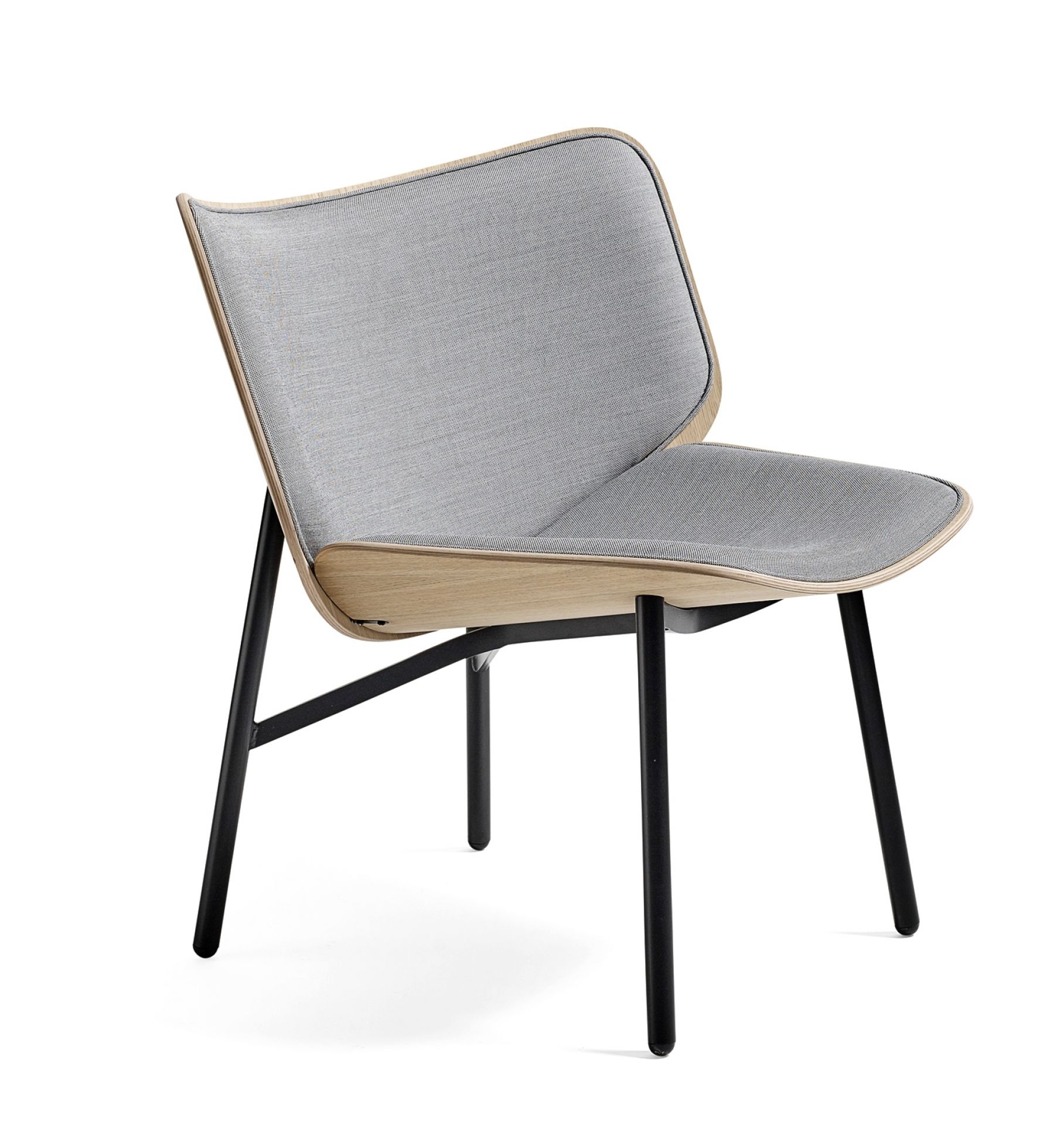 Dapper Lounge Chair von Hay mit grauem Stoffbezug und schwarzen Beinen. Design Sessel.