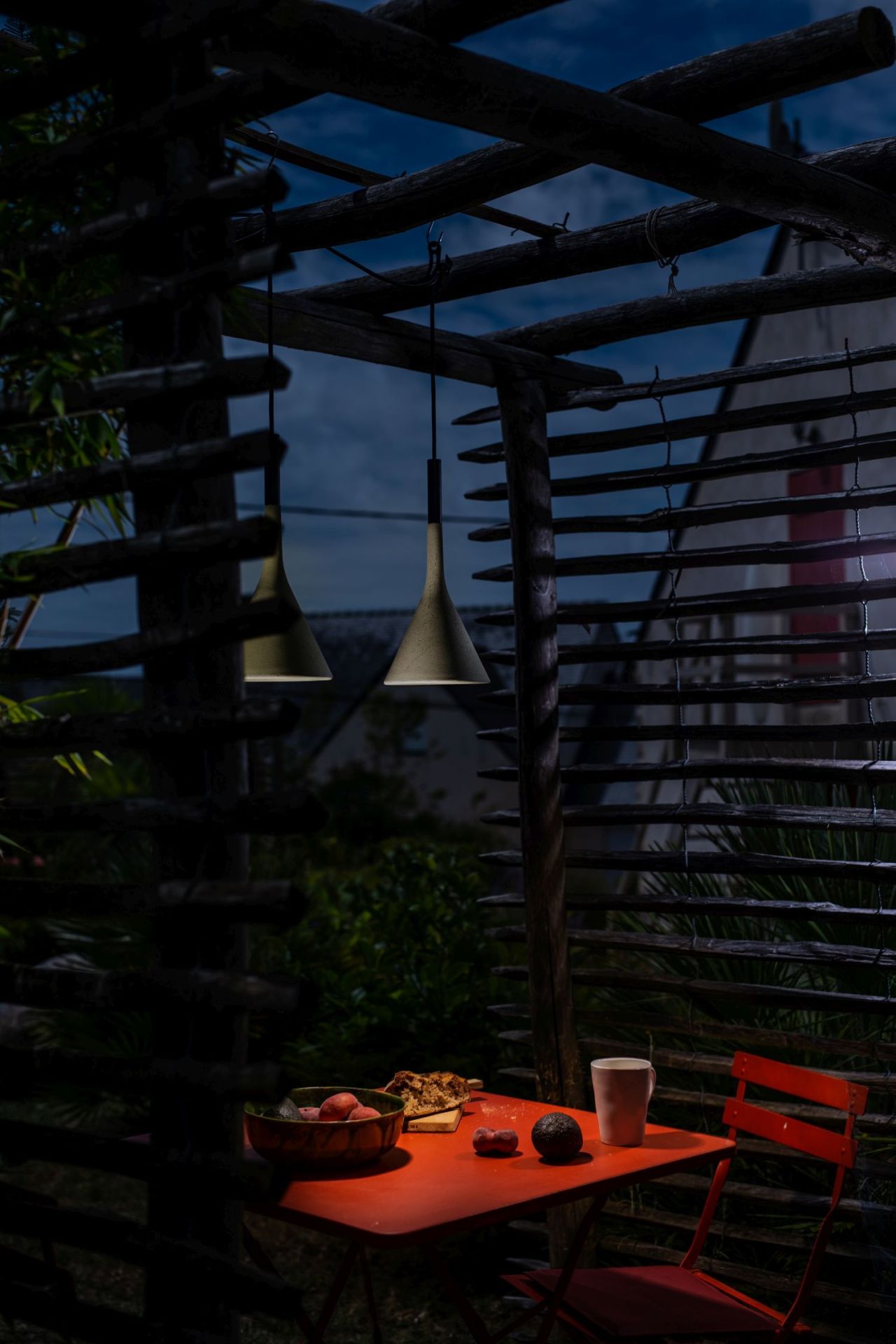 Aplomb Outdoor LED Pendelleuchte Grau Foscarini