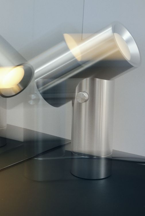 Beam Lamp Tischleuchte H 45 cm / Aluminium poliert Muuto