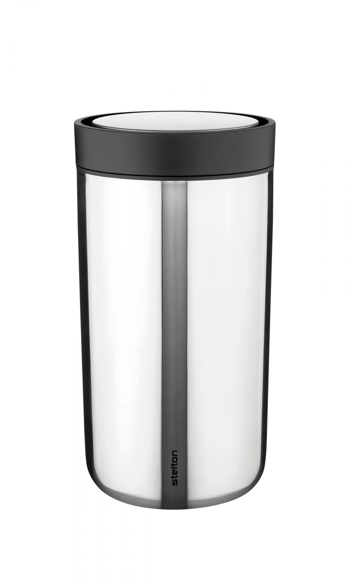 Edelstahlfarbener Stelton To Go Click Thermobecher 0,4 l mit schwarzem Deckel für unterwegs, isolierter Kaffeebecher.
