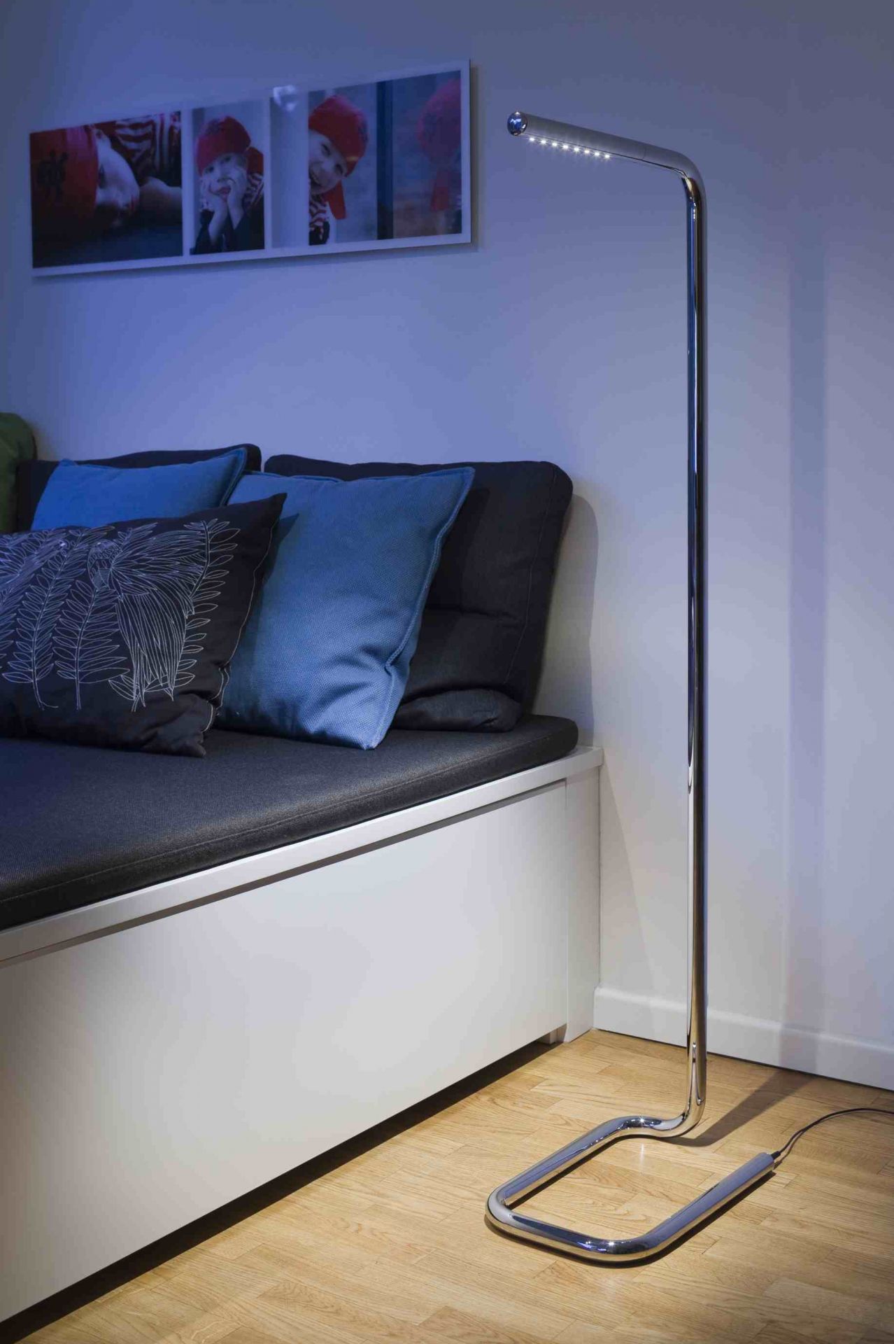 Lum LED 125 Stehleuchte Thonet Verchromt