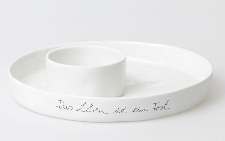 Weiße Räder Schale "Das Leben ist ein Fest" mit integriertem Mittelpunkt für Dekorationen.