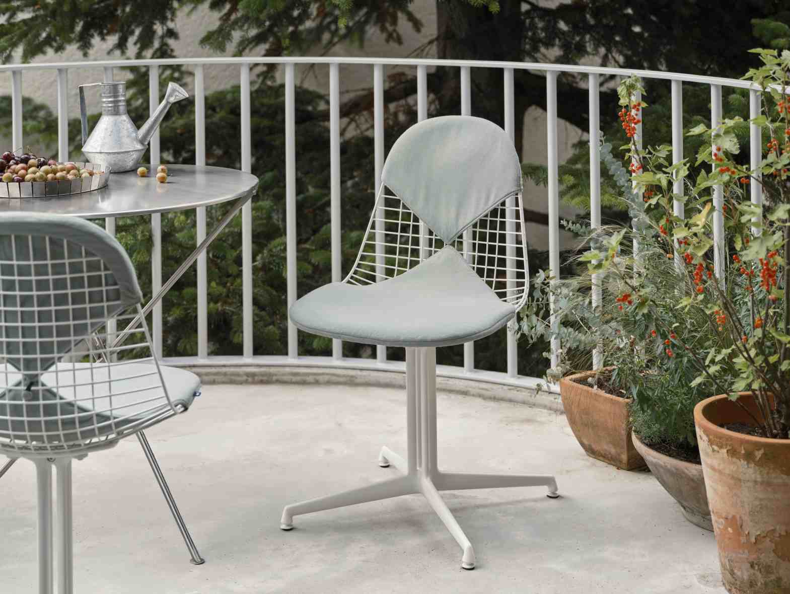 Wire Chair Bikini Outdoor Vitra