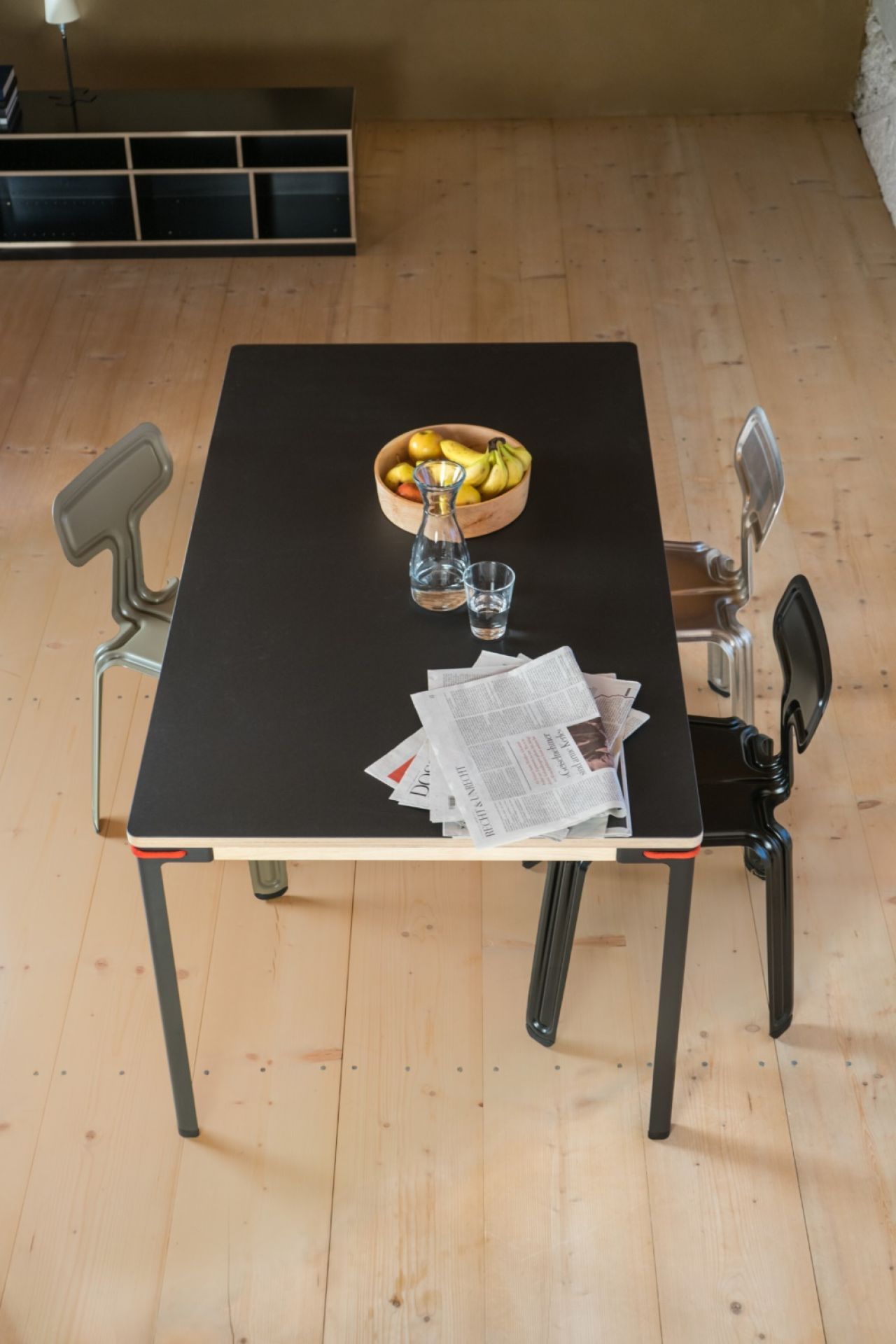 Seiltänzer Tisch Nils Holger Moormann