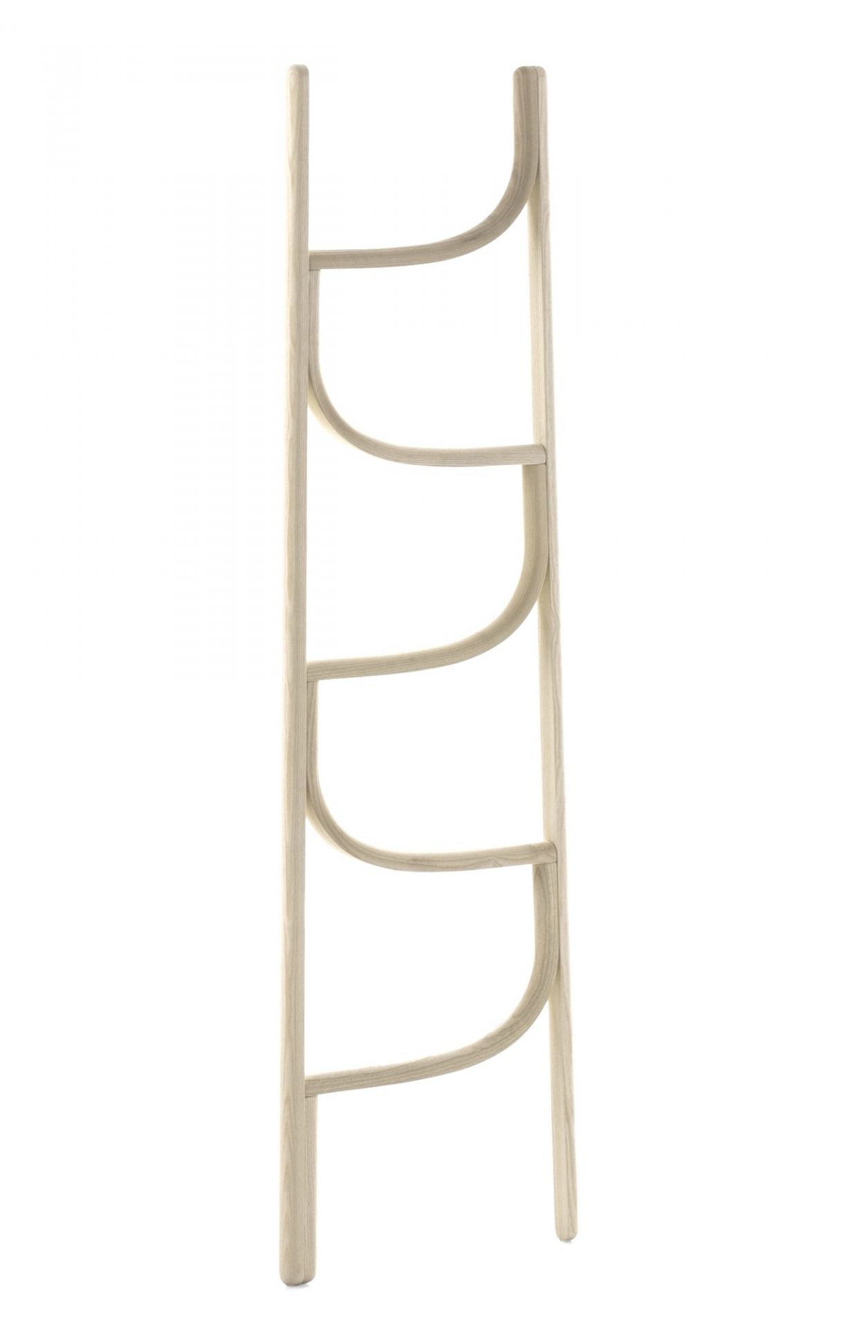 Ladder Kleiderleiter von Wiener GTV Design aus hellem Holz, ideal für Schlafzimmer und Ankleidezimmer.