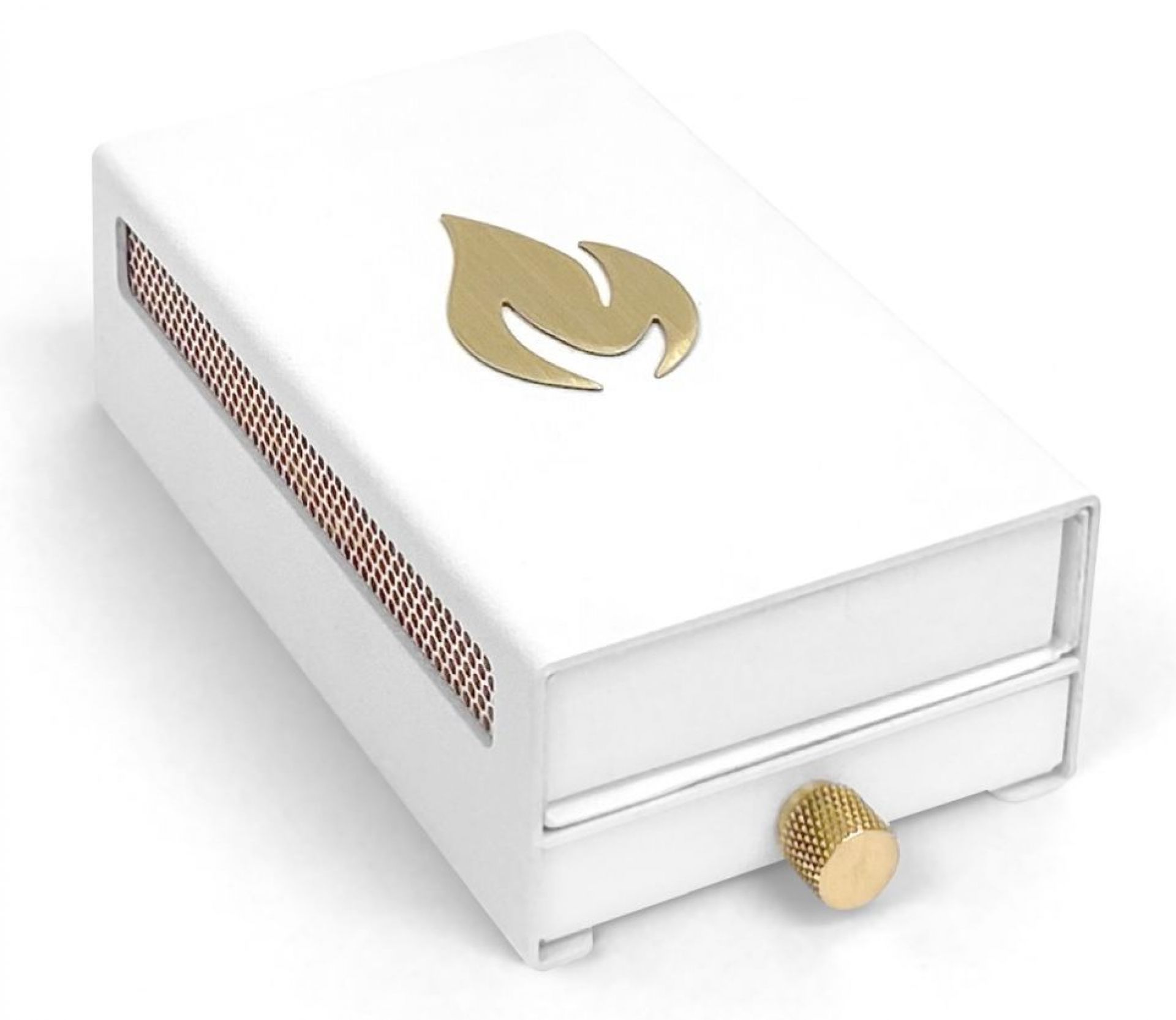 Weiße Designhülle für Streichholzschachtel "Nordic Flame" mit goldenem Flammen-Logo und Zündfläche. Edle Streichholzbox für Kamin und Kerzen.