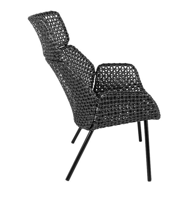 Vibe Highbacksessel von Cane-Line, schwarzer Rattansessel mit Kissen, Gartenmöbel für Terrasse und Balkon.
