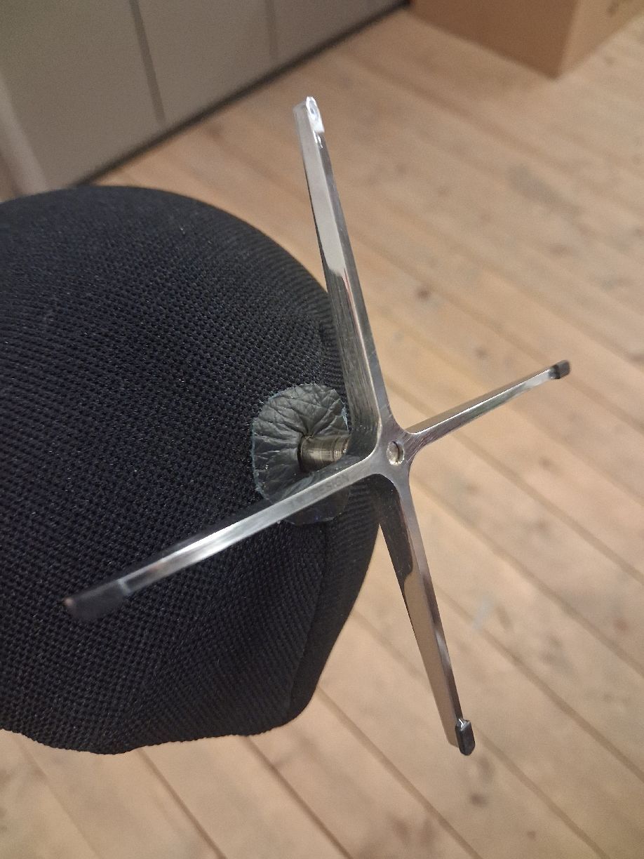 Egg Stuhl MINIATUR (Verkleinerung) SCHWARZ Fritz Hansen MÄNGELEXEMPLAR