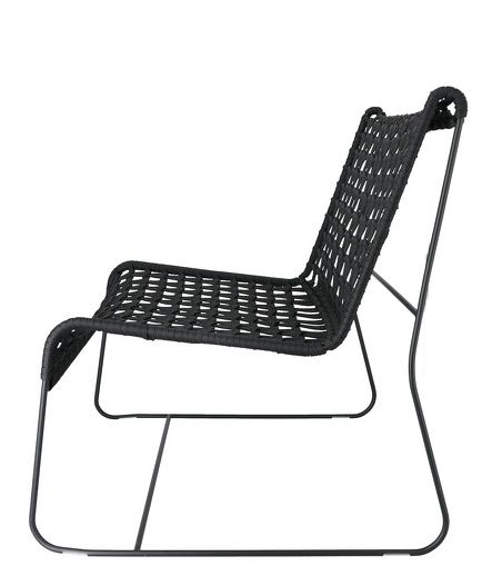 Schwarzer Jan Kurtz Lounge Sessel für den Außenbereich, geflochtene Sitzfläche, Seitenansicht.