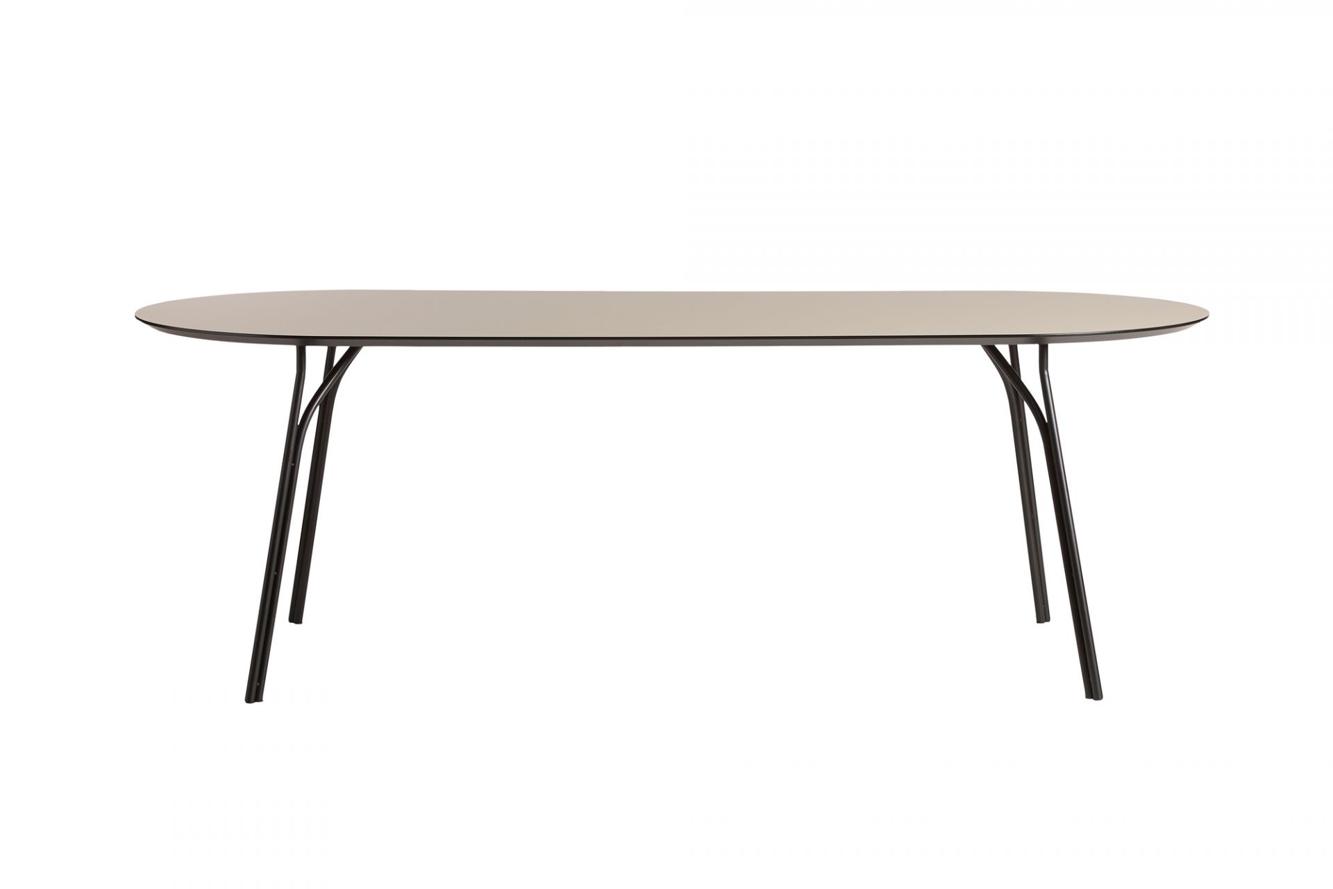 Woud Tree Esstisch 90x220 cm, oval, beige Tischplatte mit filigranem, schwarzem Metallgestell.