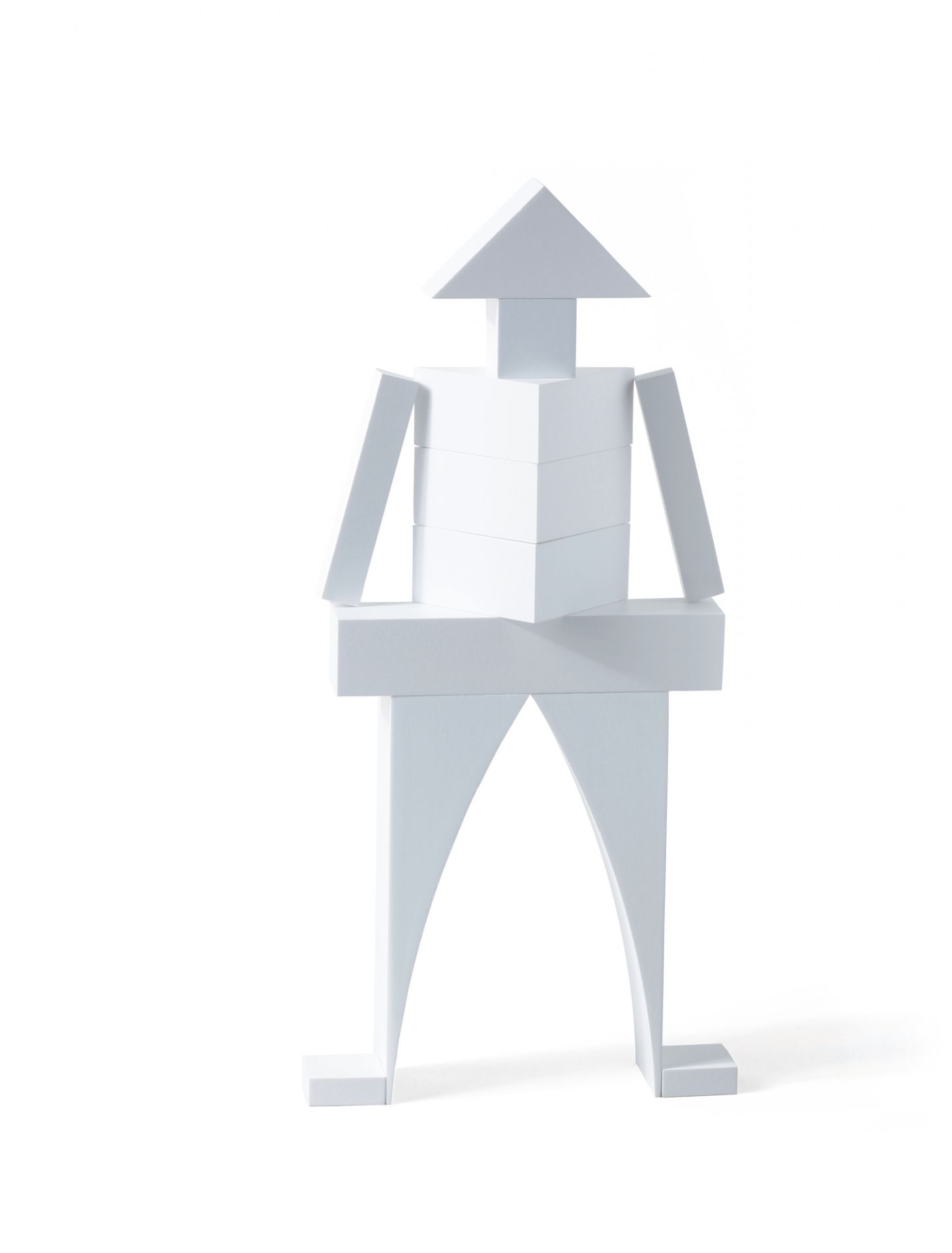 Bauhaus Bauspiel: Abstrakte, weiße Holzfiguren-Skulptur, gefertigt aus geometrischen Formen. Kreatives Holzspielzeug für Kinder und Erwachsene.